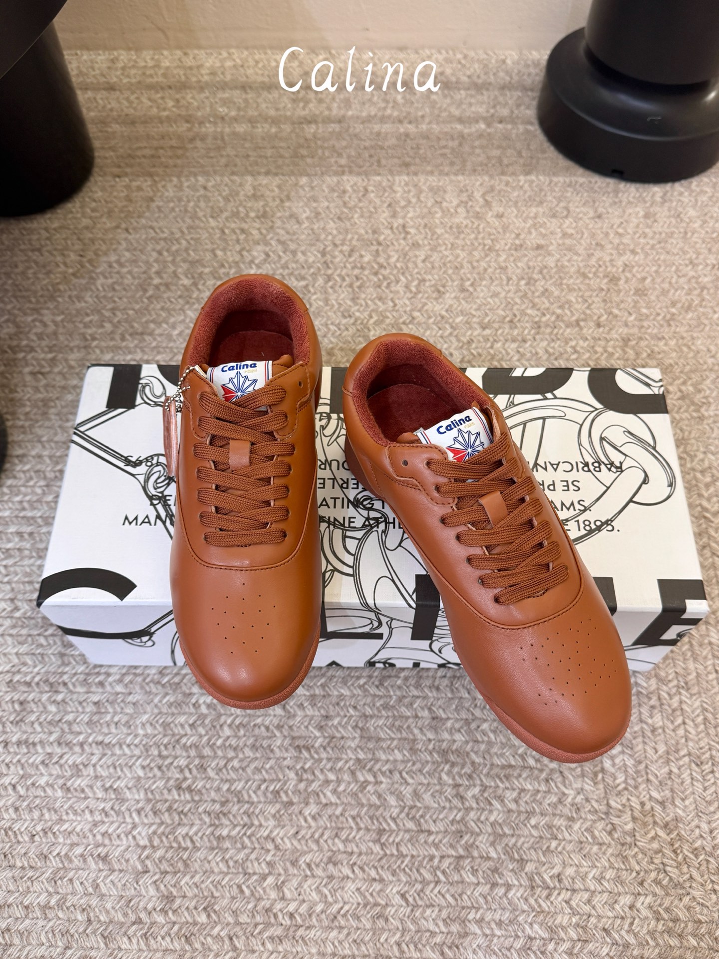 硬货，我家侧边都有挂标 不是市场普通版本 CELINE & REEBOK｜阿普瑞风联名Celine思琳 & Reebok