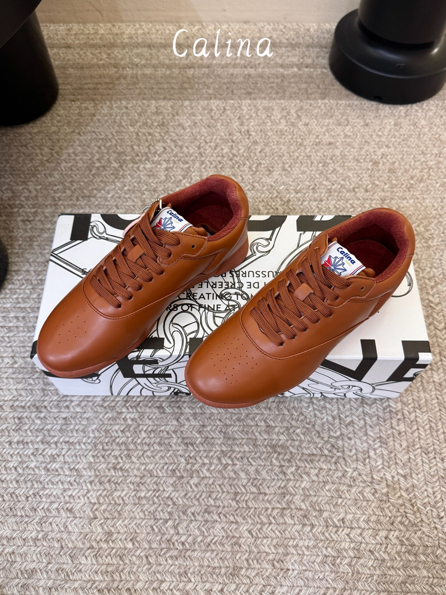 硬货，我家侧边都有挂标 不是市场普通版本 CELINE & REEBOK｜阿普瑞风联名Celine思琳 & Reebok
