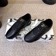 硬货,我家侧边都有挂标 不是市场普通版本 CELINE & REEBOK|阿普瑞风联名Celine思琳 & Reebok 硬货,我家侧边都有挂标 不是市场普通版本 CELINE & REEBOK|阿普瑞风联名Celine思琳 & Reebok