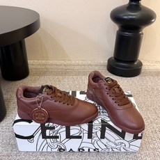 硬货,我家侧边都有挂标 不是市场普通版本 CELINE & REEBOK|阿普瑞风联名Celine思琳 & Reebok 硬货,我家侧边都有挂标 不是市场普通版本 CELINE & REEBOK|阿普瑞风联名Celine思琳 & Reebok