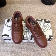 硬货,我家侧边都有挂标 不是市场普通版本 CELINE & REEBOK|阿普瑞风联名Celine思琳 & Reebok 硬货,我家侧边都有挂标 不是市场普通版本 CELINE & REEBOK|阿普瑞风联名Celine思琳 & Reebok