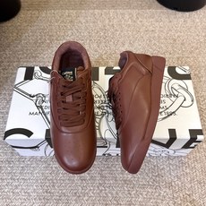 硬货,我家侧边都有挂标 不是市场普通版本 CELINE & REEBOK|阿普瑞风联名Celine思琳 & Reebok 硬货,我家侧边都有挂标 不是市场普通版本 CELINE & REEBOK|阿普瑞风联名Celine思琳 & Reebok
