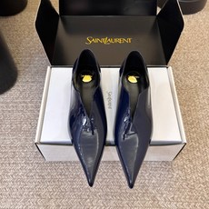 Saint Lauren*YSL新款尖头奶奶鞋 利落尖头线条自带复古优雅气场。经典黑白配色沉稳大气,明黄撞色明媚吸睛,两 Saint Lauren*YSL新款尖头奶奶鞋 利落尖头线条自带复古优雅气场。经典黑白配色沉稳大气,明黄撞色明媚吸睛,两