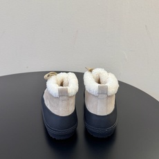 Chane新款小香风马丁靴女系带短靴真皮骑士靴百搭厚底机车靴 皮质真的敲柔软,光泽感不错看起来hin高级的感觉,而且也不 Chane新款小香风马丁靴女系带短靴真皮骑士靴百搭厚底机车靴 皮质真的敲柔软,光泽感不错看起来hin高级的感觉,而且也不
