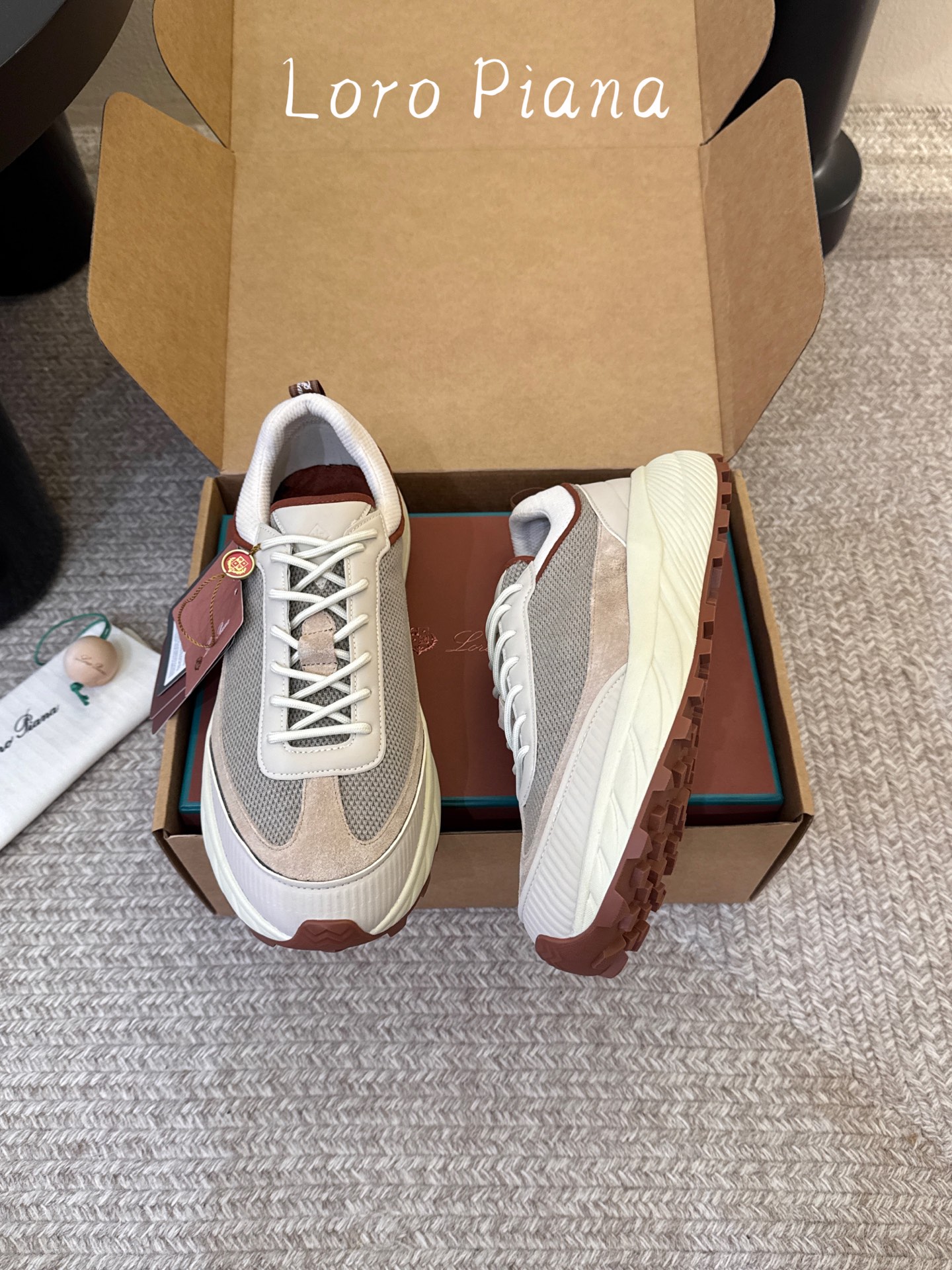 男款 Loro Piana x NewBalance 联名款LP x NB 990v6系列复古 休闲 运动鞋 原版购入开 男款 Loro Piana x NewBalance 联名款LP x NB 990v6系列复古 休闲 运动鞋 原版购入开