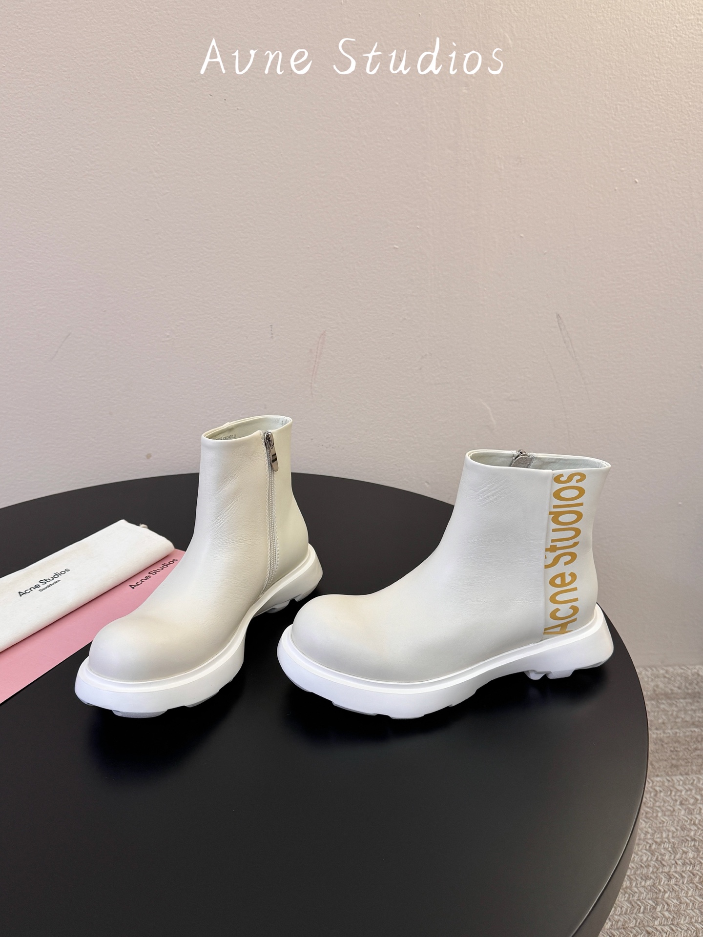 Acne Studio✨秋冬本命厚底马丁靴｜甜酷氛围感拉满 被这双大头马丁靴狠狠戳中审美💫圆润大头鞋型可爱又复古，软乎乎
