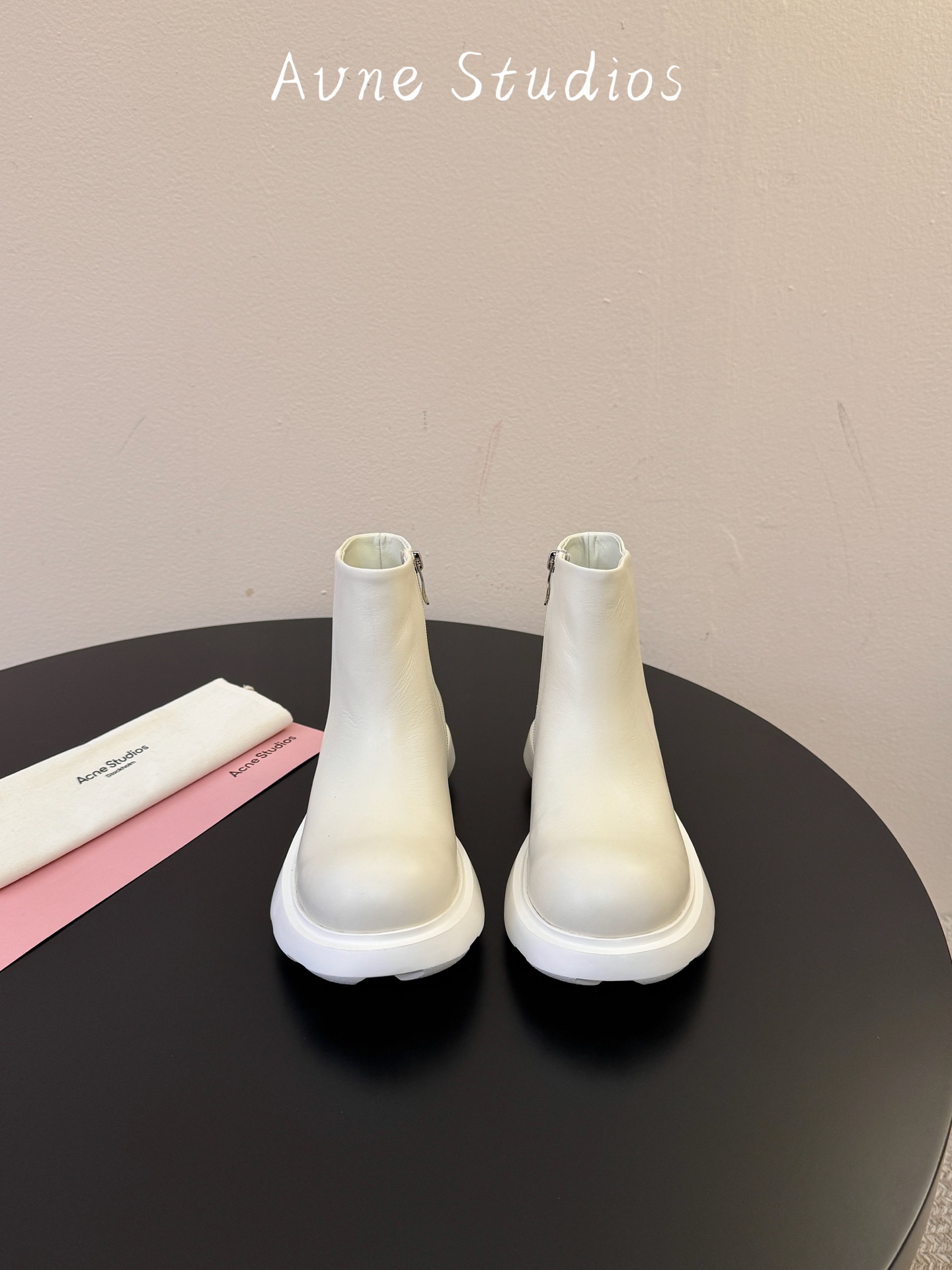 Acne Studio✨秋冬本命厚底马丁靴｜甜酷氛围感拉满 被这双大头马丁靴狠狠戳中审美💫圆润大头鞋型可爱又复古，软乎乎