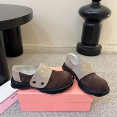 Acne Studio*26ss新款笑脸德训鞋 自带松弛复古文艺氛围感的翻盖德训,圆润流畅的复古鞋型,鞋身线条柔和随性, Acne Studio*26ss新款笑脸德训鞋 自带松弛复古文艺氛围感的翻盖德训,圆润流畅的复古鞋型,鞋身线条柔和随性,