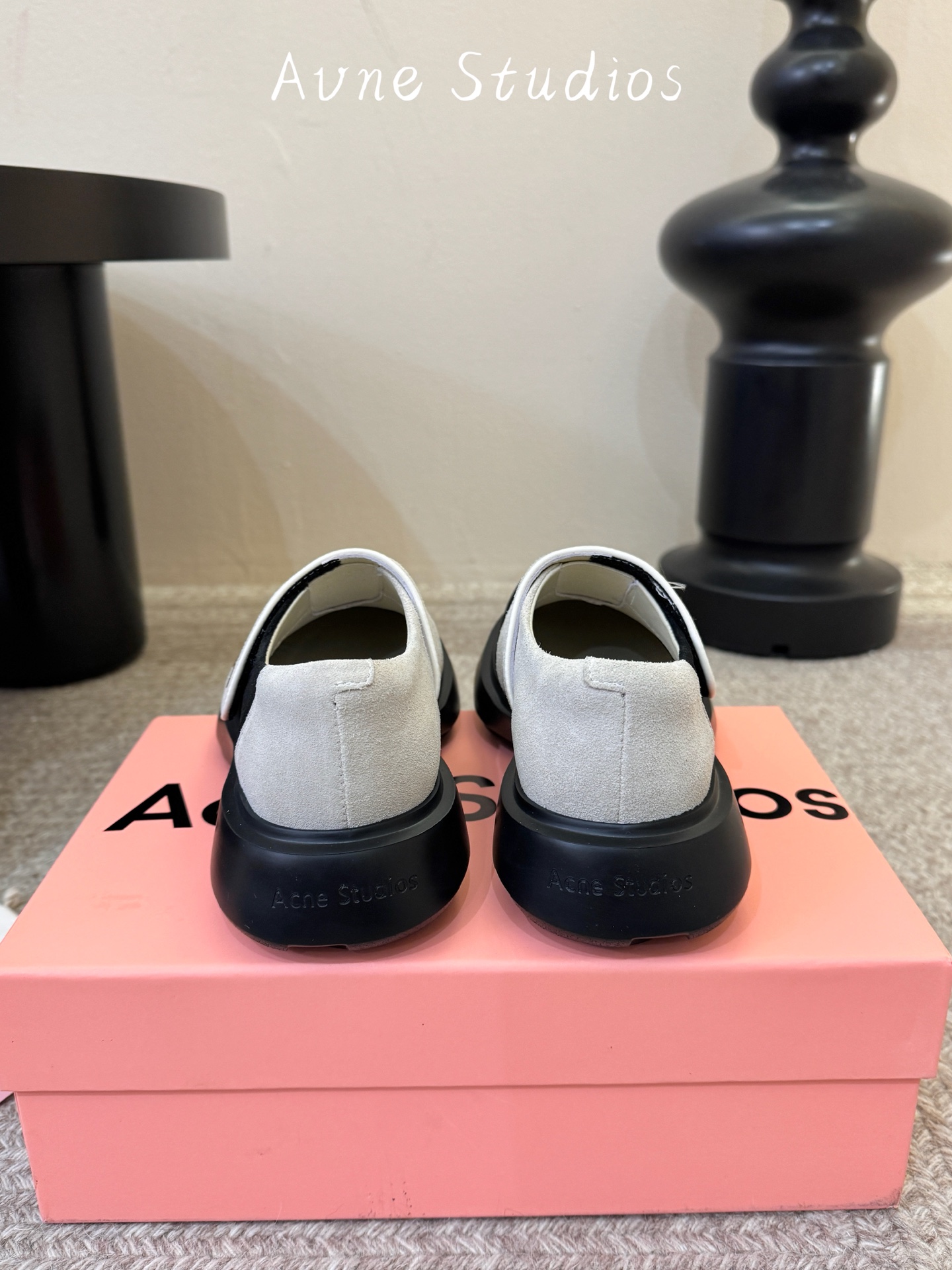 Acne Studio*26ss新款笑脸德训鞋 自带松弛复古文艺氛围感的翻盖德训,圆润流畅的复古鞋型,鞋身线条柔和随性, Acne Studio*26ss新款笑脸德训鞋 自带松弛复古文艺氛围感的翻盖德训,圆润流畅的复古鞋型,鞋身线条柔和随性,