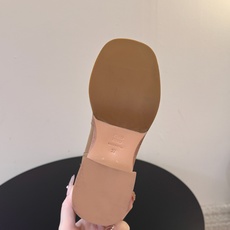 顶级 Miu Miu fw26 new arrival~压花高筒骑士靴西部复古感拉满的秋冬神靴,面质感柔和,光泽低调有层 顶级 Miu Miu fw26 new arrival~压花高筒骑士靴西部复古感拉满的秋冬神靴,面质感柔和,光泽低调有层