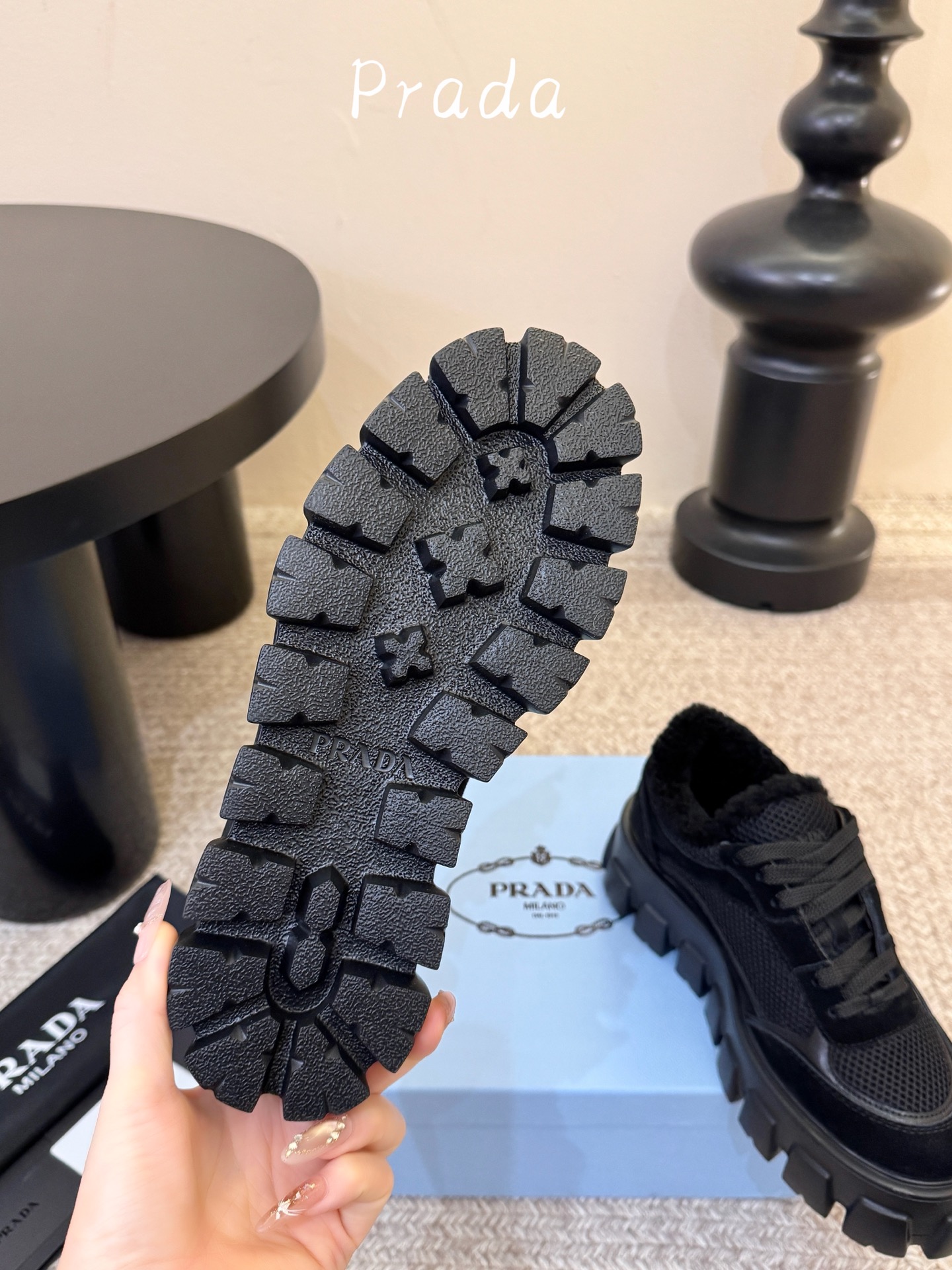 毛里 Prada 普拉达 26Fw秋季新款Monolith绒面皮革与网眼织物运动鞋超软松糕厚底系带网面休闲鞋 这款前卫新 毛里 Prada 普拉达 26Fw秋季新款Monolith绒面皮革与网眼织物运动鞋超软松糕厚底系带网面休闲鞋 这款前卫新