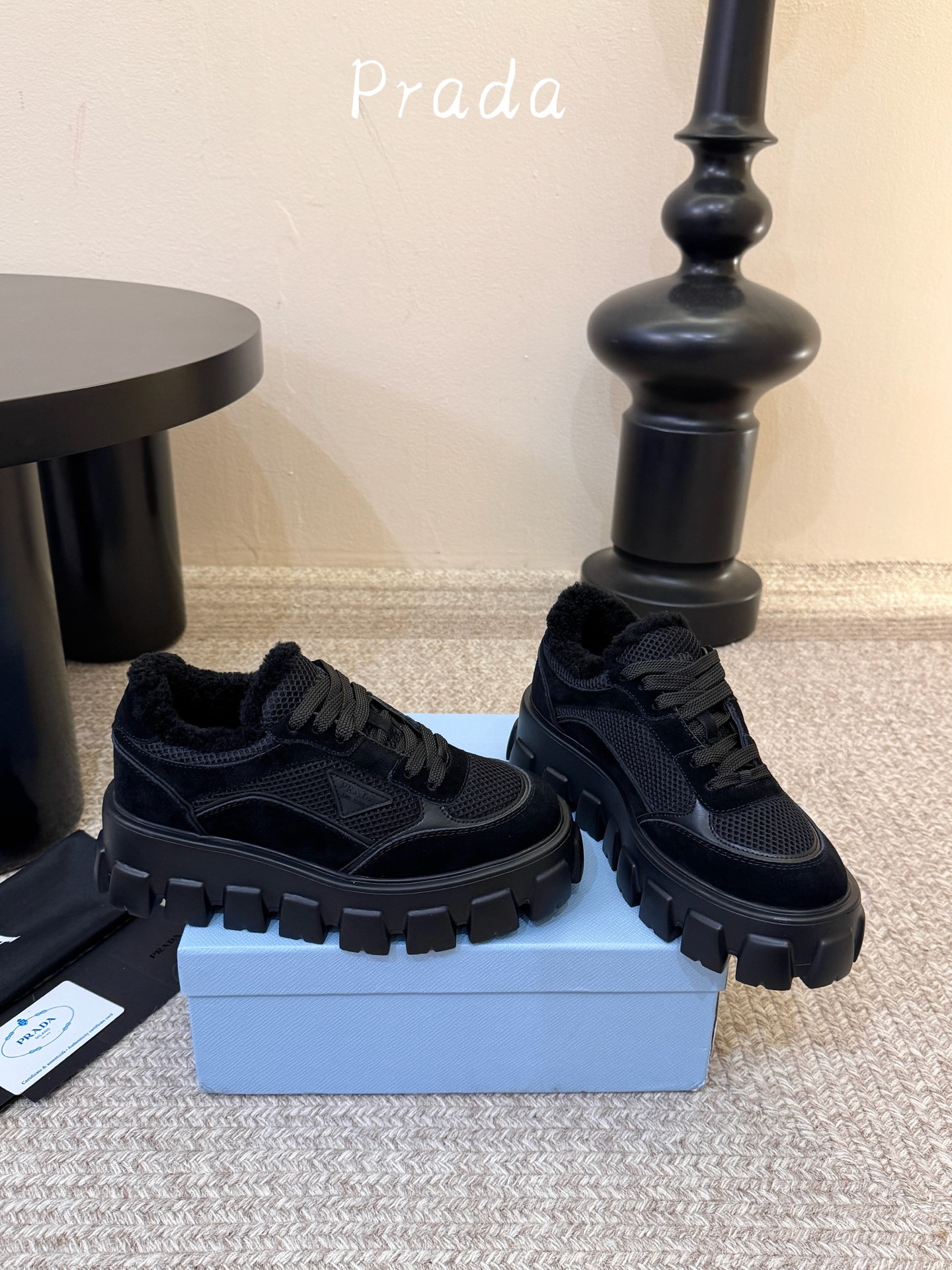 毛里 Prada 普拉达 26Fw秋季新款Monolith绒面皮革与网眼织物运动鞋超软松糕厚底系带网面休闲鞋 这款前卫新 毛里 Prada 普拉达 26Fw秋季新款Monolith绒面皮革与网眼织物运动鞋超软松糕厚底系带网面休闲鞋 这款前卫新