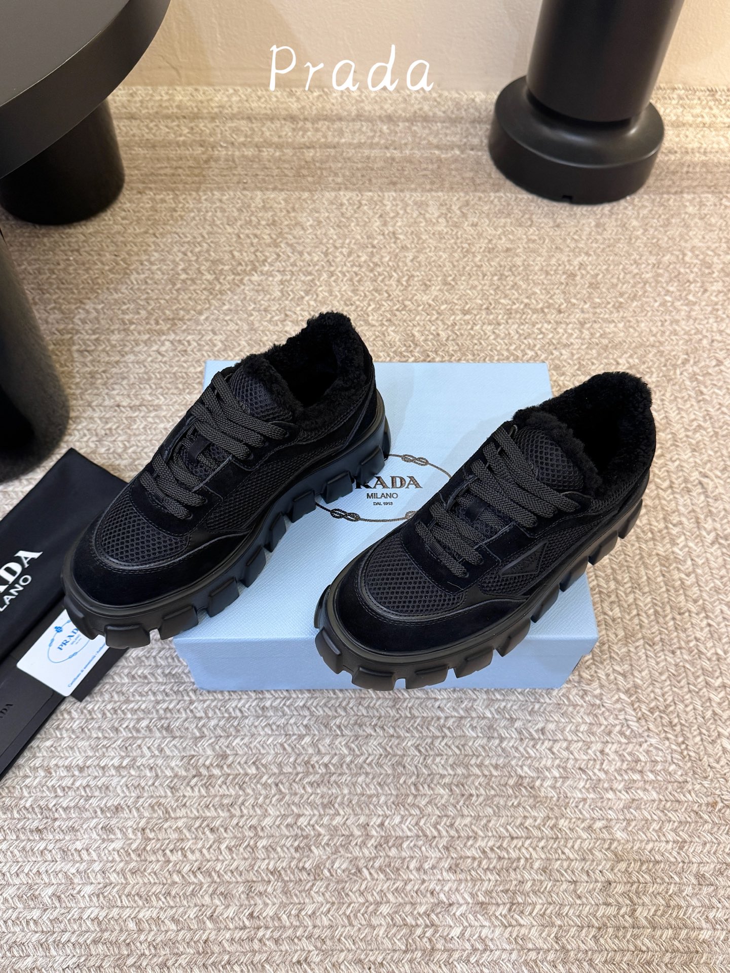 毛里 Prada 普拉达 26Fw秋季新款Monolith绒面皮革与网眼织物运动鞋超软松糕厚底系带网面休闲鞋 这款前卫新 毛里 Prada 普拉达 26Fw秋季新款Monolith绒面皮革与网眼织物运动鞋超软松糕厚底系带网面休闲鞋 这款前卫新