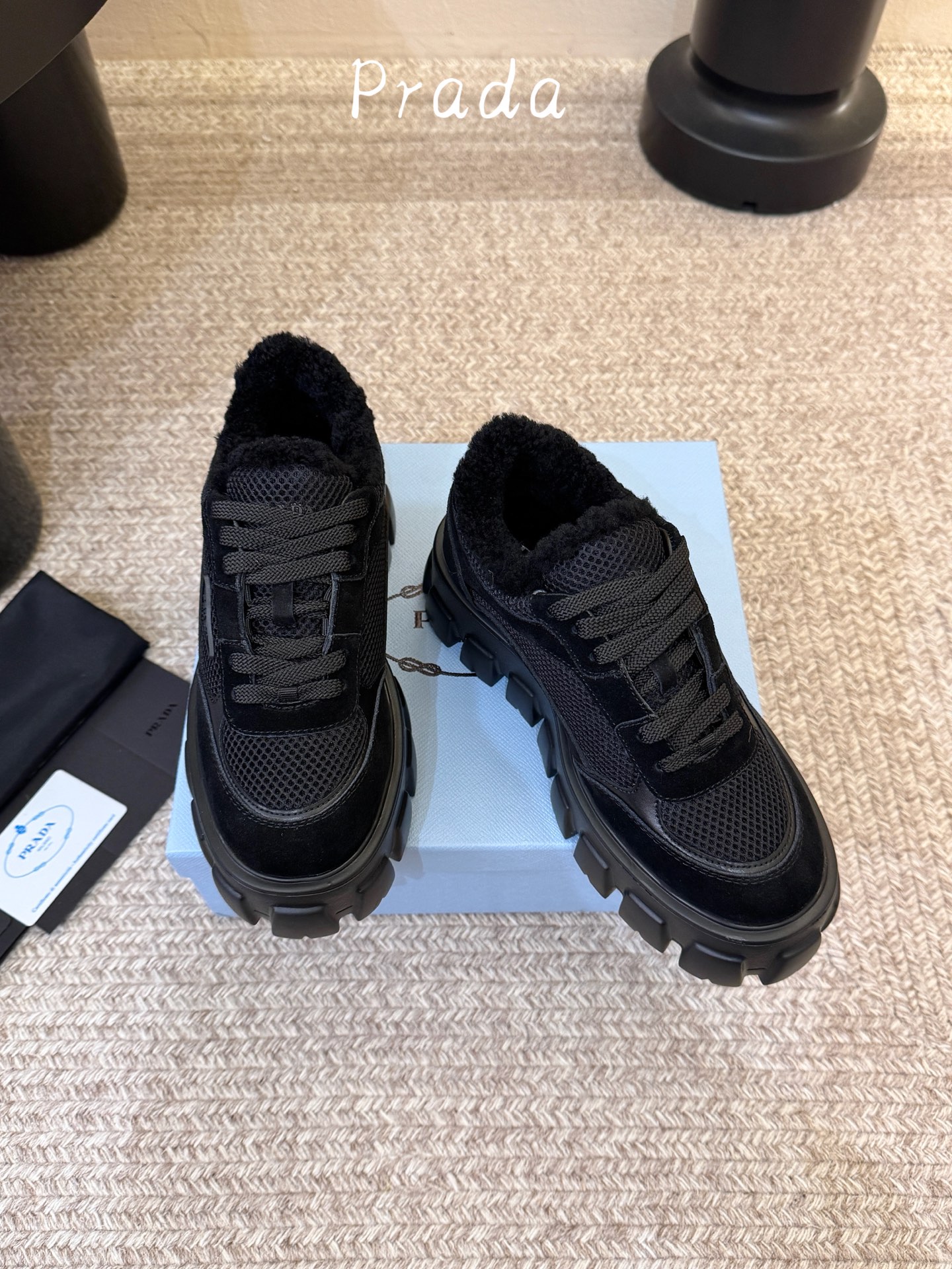 毛里 Prada 普拉达 26Fw秋季新款Monolith绒面皮革与网眼织物运动鞋超软松糕厚底系带网面休闲鞋 这款前卫新 毛里 Prada 普拉达 26Fw秋季新款Monolith绒面皮革与网眼织物运动鞋超软松糕厚底系带网面休闲鞋 这款前卫新