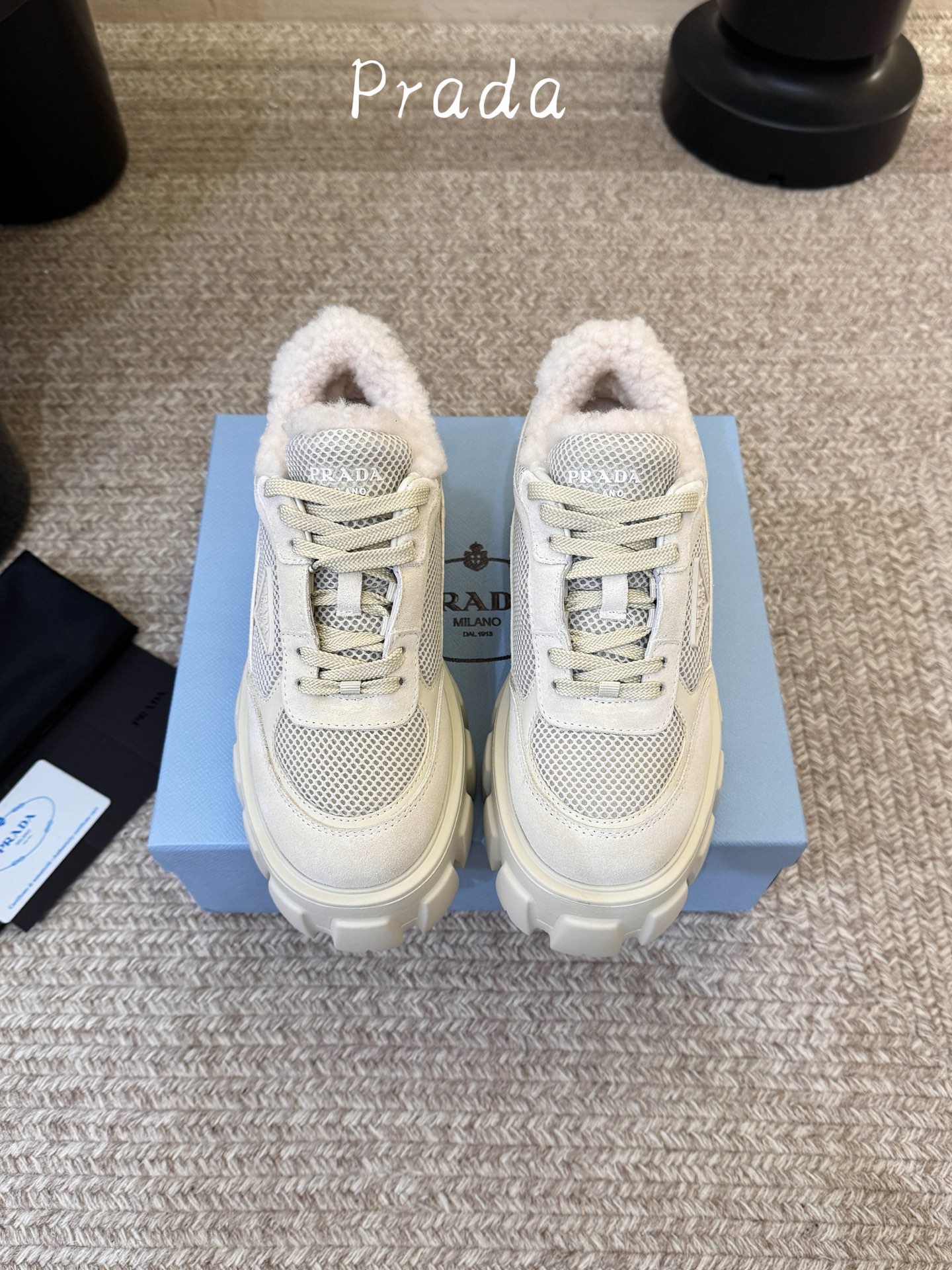 毛里 Prada 普拉达 26Fw秋季新款Monolith绒面皮革与网眼织物运动鞋超软松糕厚底系带网面休闲鞋 这款前卫新