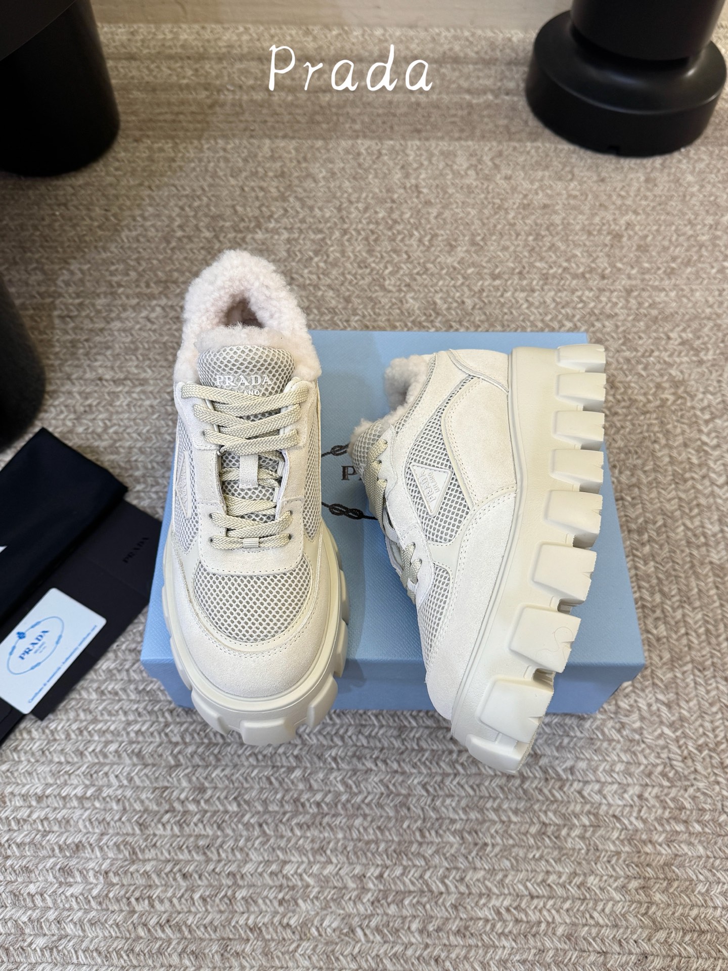 毛里 Prada 普拉达 26Fw秋季新款Monolith绒面皮革与网眼织物运动鞋超软松糕厚底系带网面休闲鞋 这款前卫新