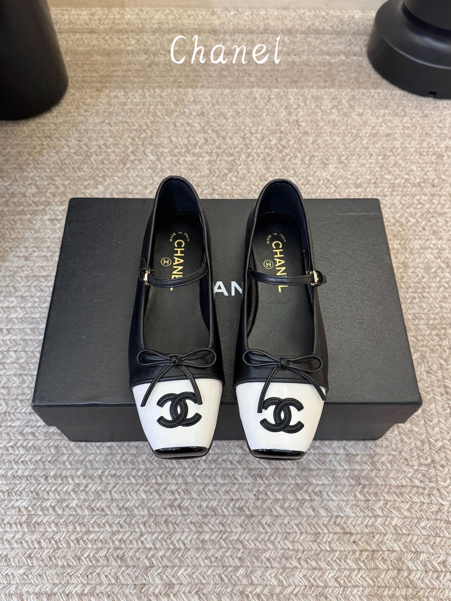 CHANEL 香奈儿新款乐福鞋白色小羊皮 搭配黑色线条 质感满满 方头设计 超舒适 💯 Size：35-39（40/41
