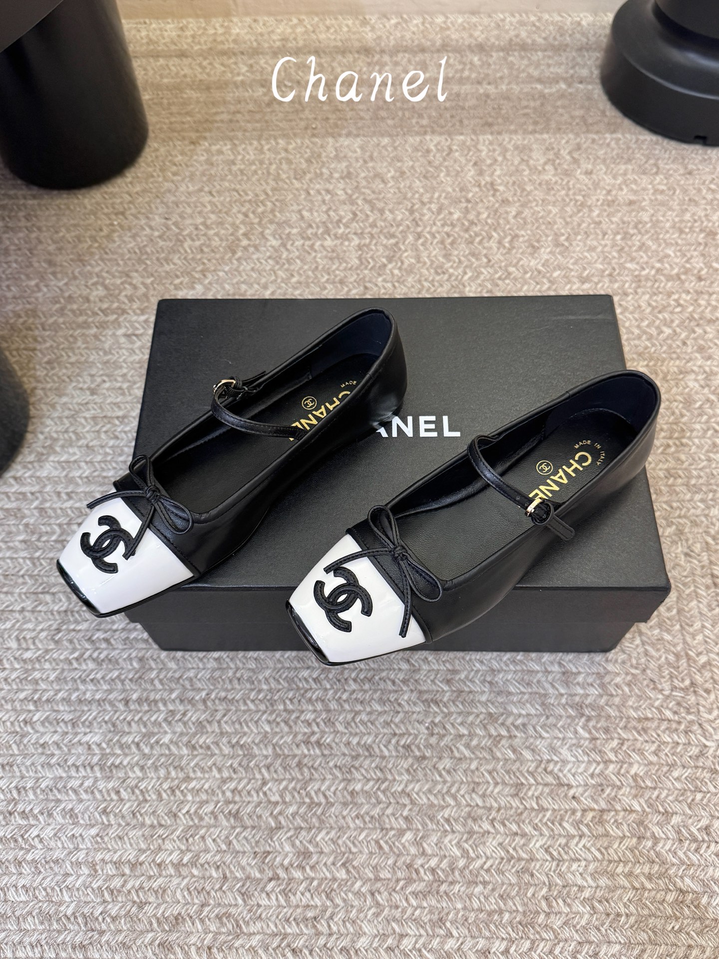 CHANEL 香奈儿新款乐福鞋白色小羊皮 搭配黑色线条 质感满满 方头设计 超舒适 💯 Size：35-39（40/41