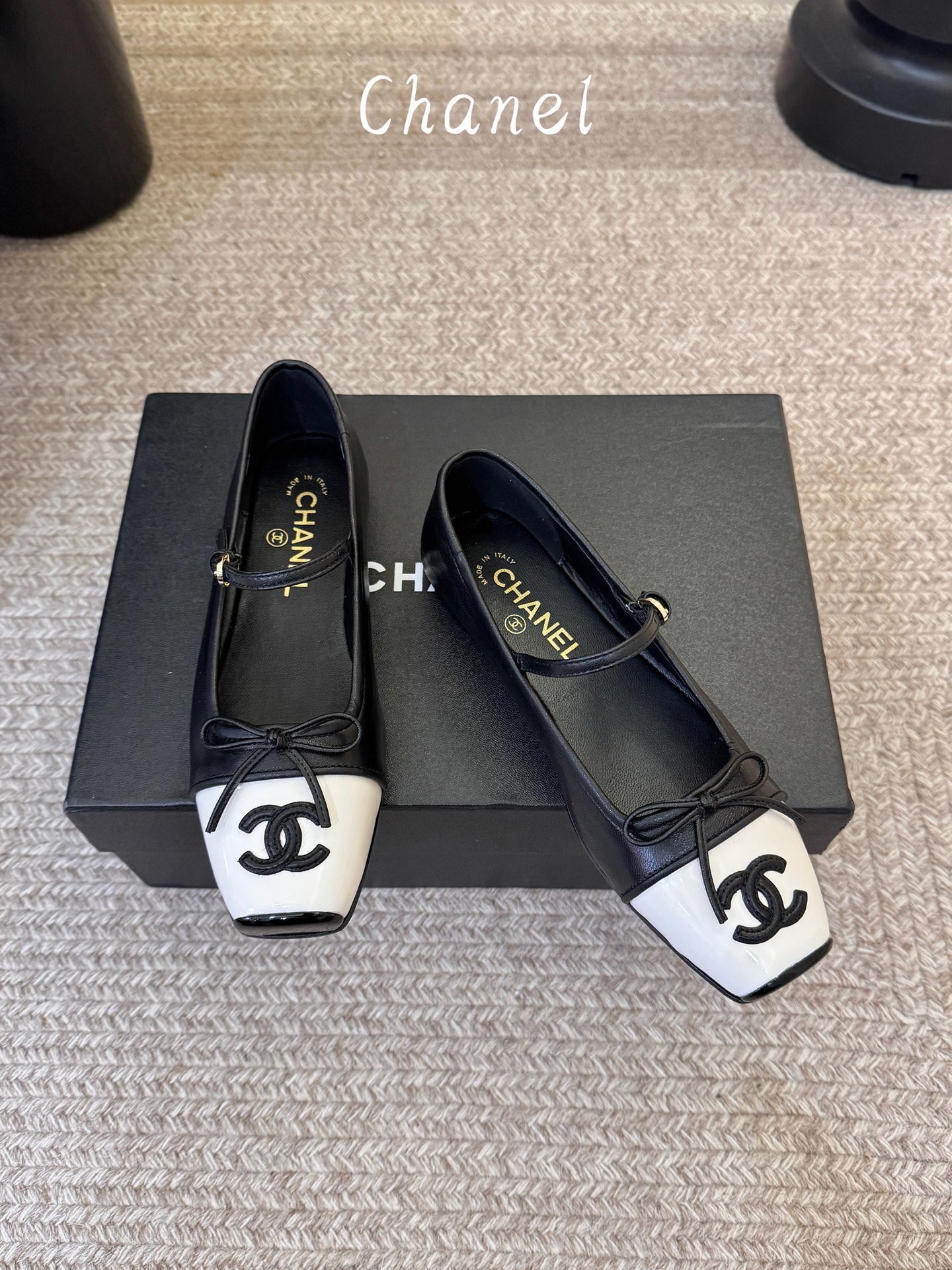 CHANEL 香奈儿新款乐福鞋白色小羊皮 搭配黑色线条 质感满满 方头设计 超舒适 💯 Size：35-39（40/41