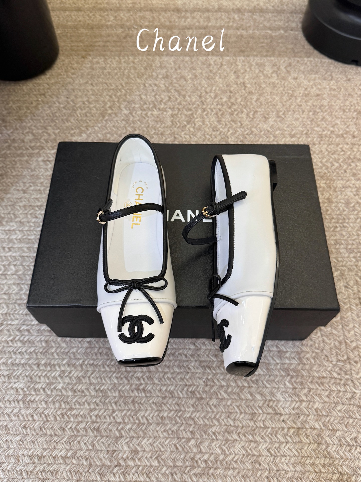 CHANEL 香奈儿新款乐福鞋白色小羊皮 搭配黑色线条 质感满满 方头设计 超舒适 💯 Size：35-39（40/41