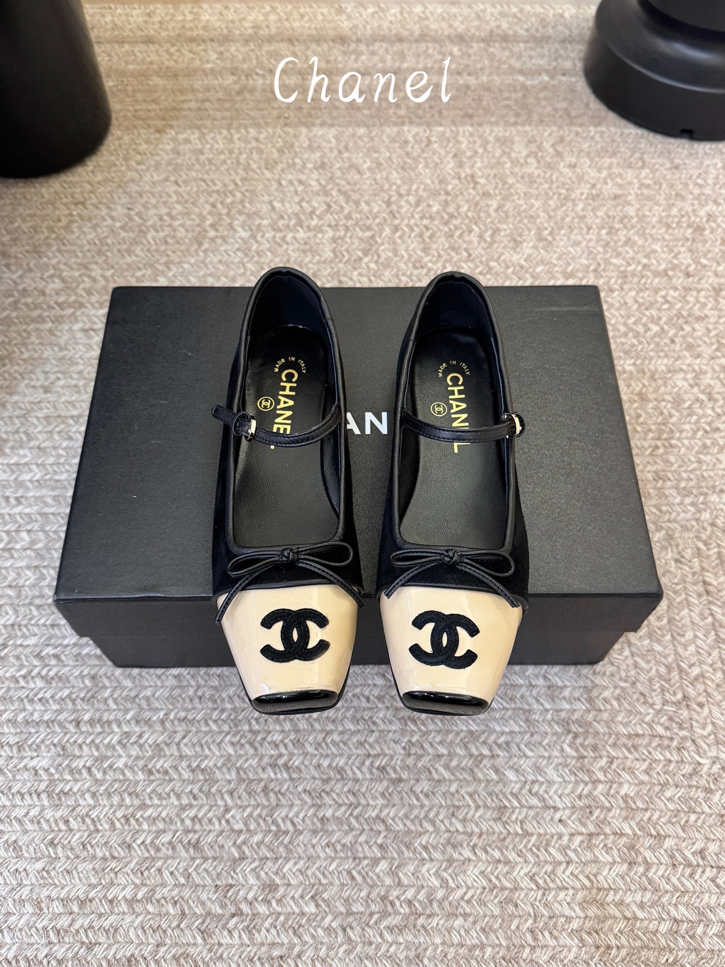 CHANEL 香奈儿新款乐福鞋白色小羊皮 搭配黑色线条 质感满满 方头设计 超舒适 💯 Size：35-39（40/41