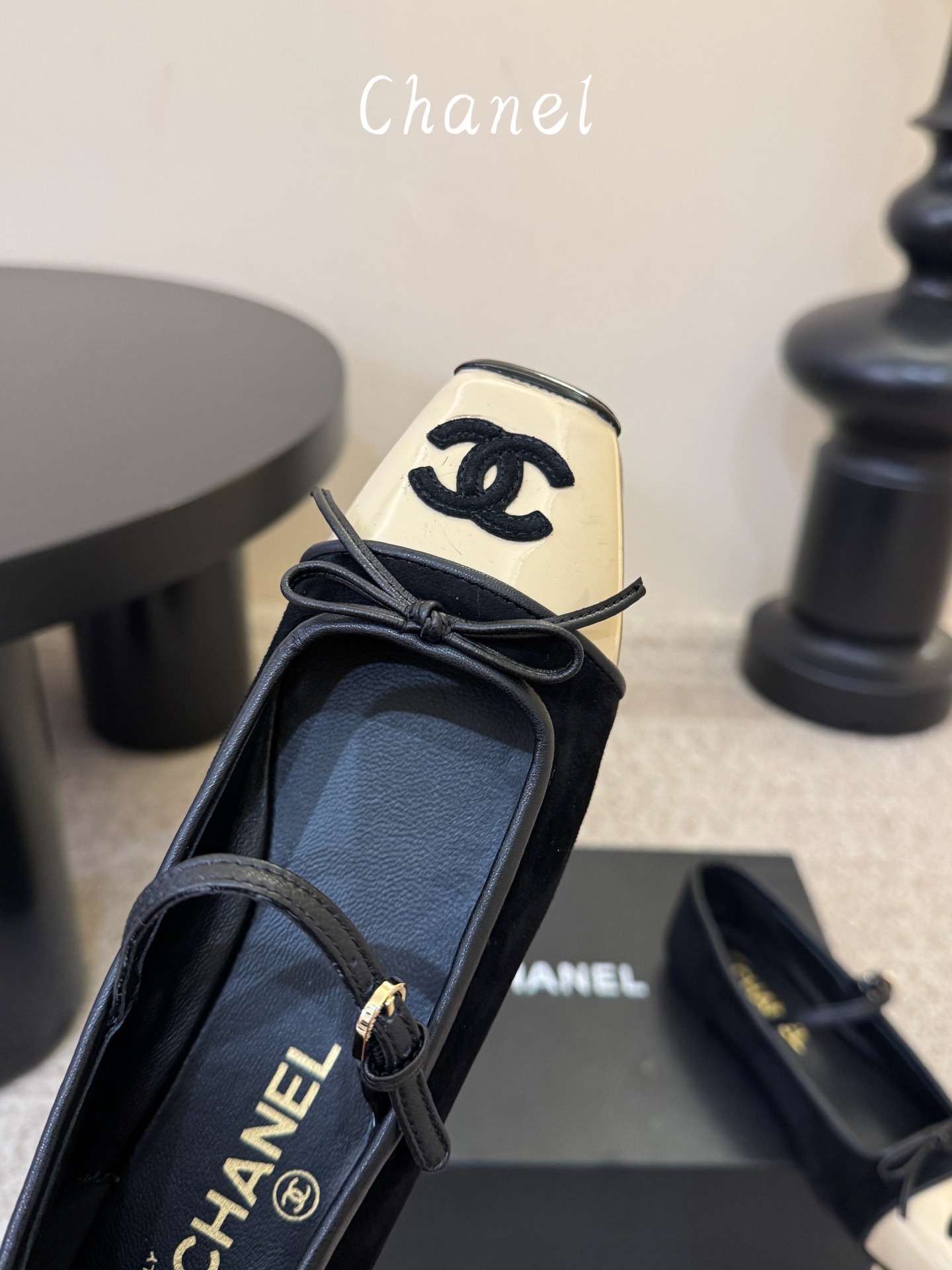 CHANEL 香奈儿新款乐福鞋白色小羊皮 搭配黑色线条 质感满满 方头设计 超舒适 💯 Size：35-39（40/41