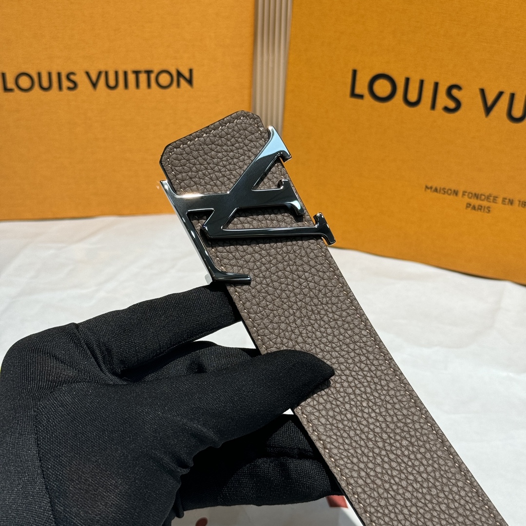 Louis Vuitton 代购级 LV 奢华款现代Taurillon皮革