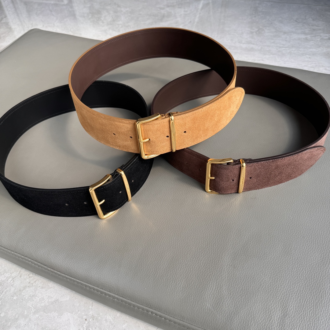 Miu Miu 宽 2.4cm · 代购级 谬谬 miumiu 24 金属搭扣 腰带环饰有激光雕刻徽标 这款皮革腰带设计简约而优雅