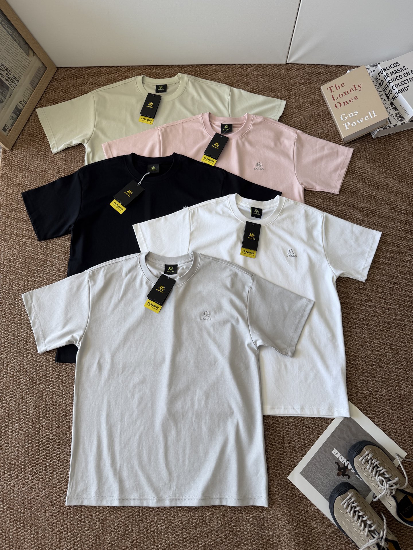 Alternative view of T-Shirt 04066