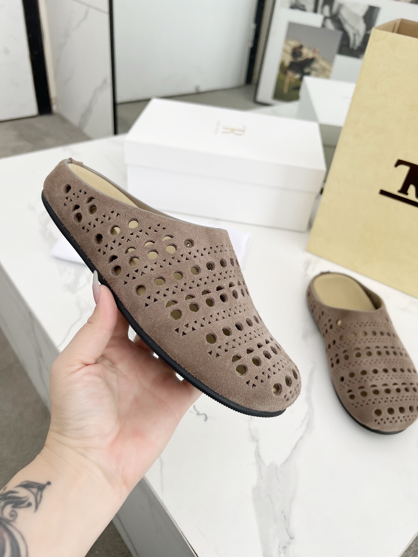 The Row Cutout Suede Slippers Mules Comfortable Flat Sandals Shoes 8 i1742719530552 5573 0 5