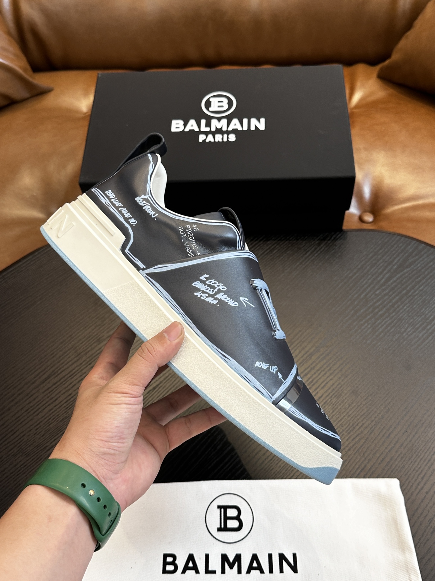 NO:341116,BALMAIN B-Skate sneakers B-Skate multi-material spliced ​​contrasting sneakers, upper is decorated with black laces, leather spliced ​​tongue embellished with Balmain logo, TPU sole is decorated with the same color Balmain logo. Size 39-44, 38, 45, 46, 47 can be determined, Balmain, balmain, balmain, sneakers19860909BALMAIN巴尔曼B-Skate运动鞋 B-Skate 多材质拼接撞色运动鞋 ,鞋面饰有黑色鞋带,皮革拼接鞋舌点缀 Balmain 徽标, TPU 鞋底饰有同色系 Balmain 徽标. 码数39-44,38、45、46、47可定,巴尔曼,balmain,balmain,sneakers,Men's shoes