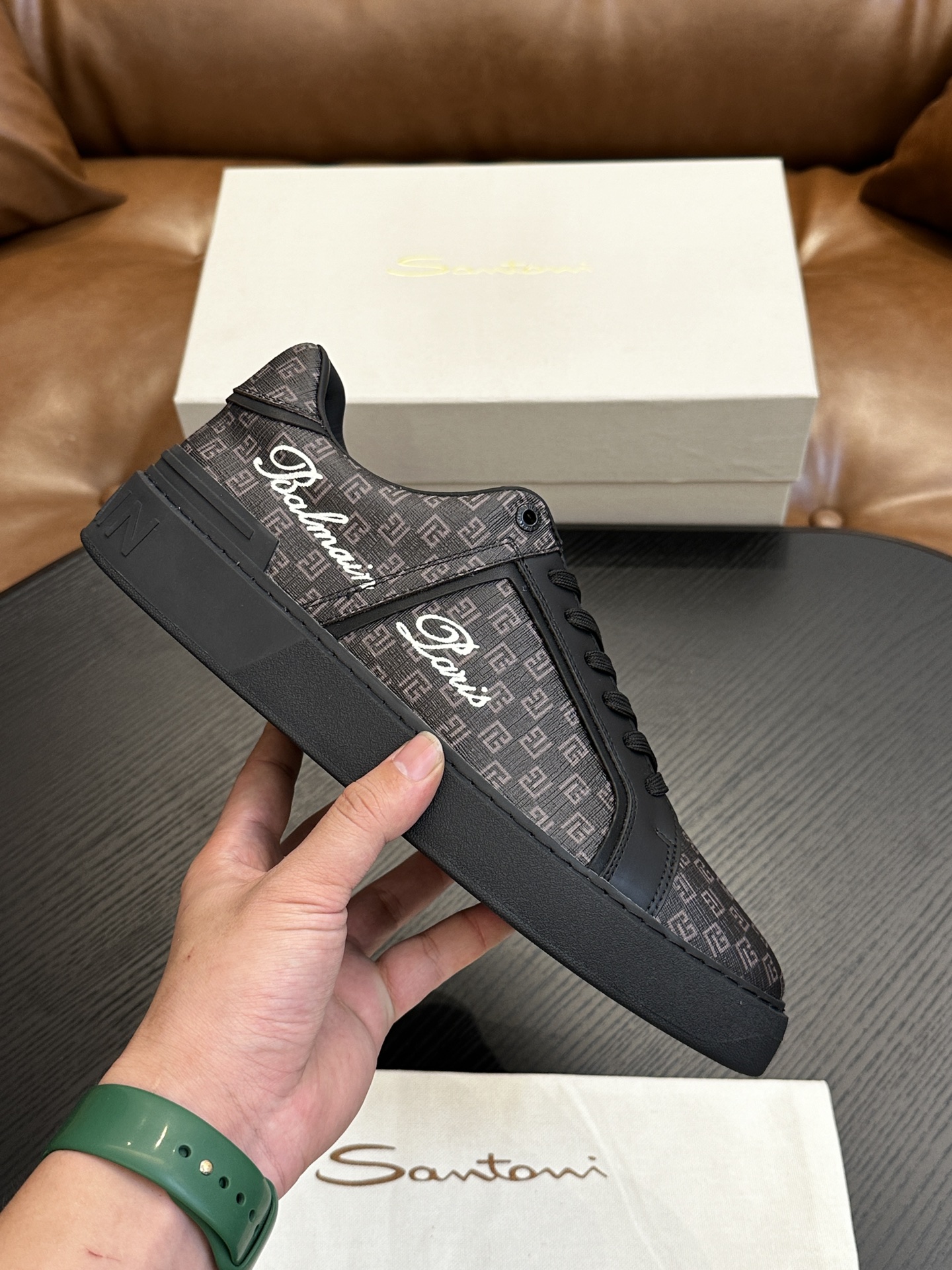 NO:340524,BALMAIN B-Skate sneakers B-Skate multi-material spliced ​​contrasting sneakers, upper is decorated with black laces, leather spliced ​​tongue embellished with Balmain logo, TPU sole is decorated with the same color Balmain logo. Size 39-44, 38, 45, 46, 47 can be determined, Balmain, balmain, balmain, sneakers19860909BALMAIN巴尔曼B-Skate运动鞋 B-Skate 多材质拼接撞色运动鞋 ,鞋面饰有黑色鞋带,皮革拼接鞋舌点缀 Balmain 徽标, TPU 鞋底饰有同色系 Balmain 徽标. 码数39-44,38、45、46、47可定,巴尔曼,balmain,balmain,sneakers,Men's shoes