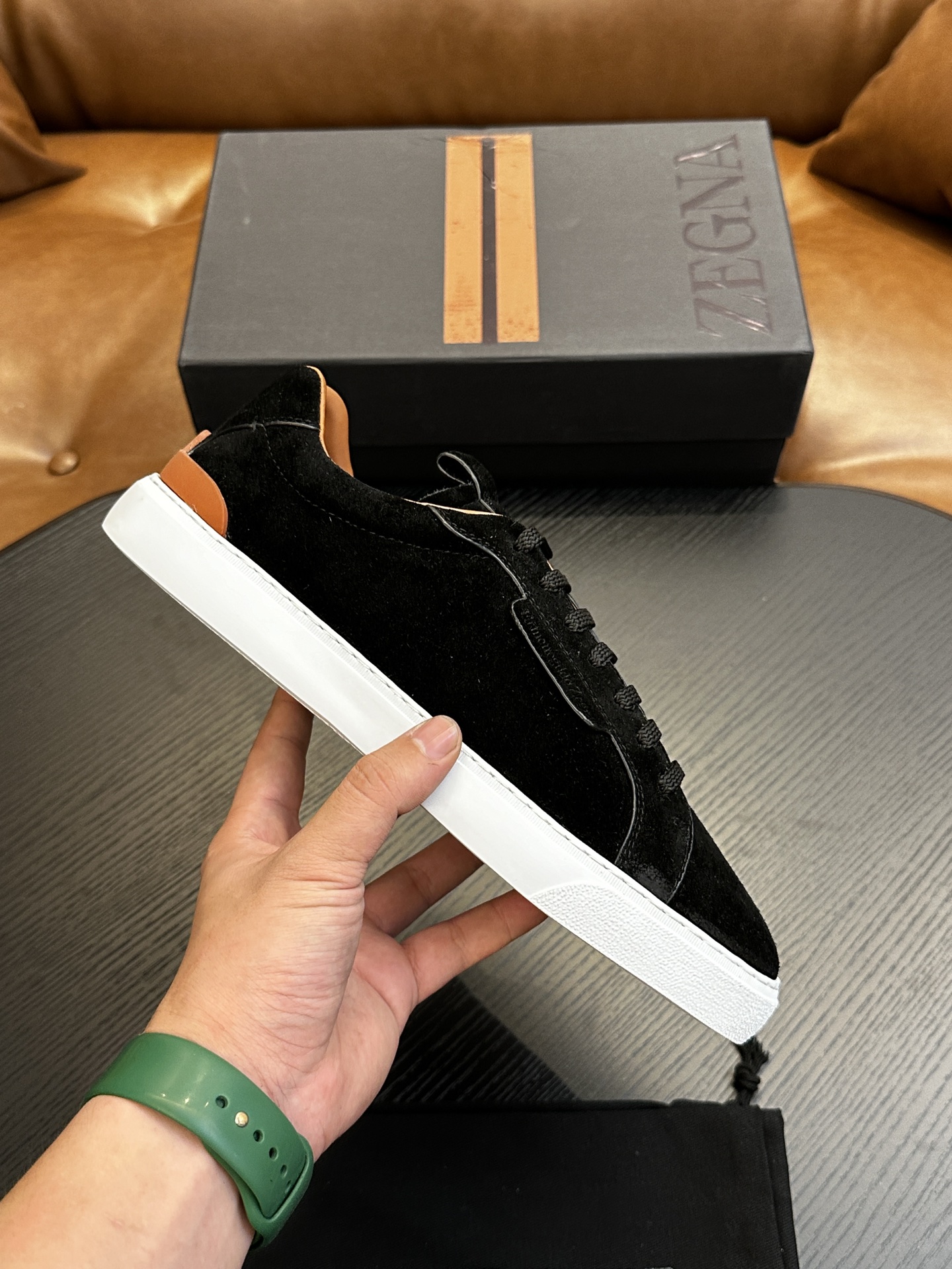 NO:223241,Brand Zegna color original color matching 39-44 customized 38.45. Price Material Zegna new model Men's casual upper uses imported original cowhide cowhide inner cowhide foot pad original single quality leather texture extremely strong comfortable and breathable   original Zegna open mold custom sole market highest quality, Zegna casual shoes, zegna, cowhide19860909品牌Zegna 颜色原版配色 码数39-44定做38.45. 价格 材质杰尼亚新款 男士 休闲鞋面采用进口原版牛皮牛皮内里 牛皮垫脚原单品质皮质感极强舒适透气 原版Zegna开模定制大底市场最高品质,杰尼亚 休闲鞋,zegna,cowhide,Men's shoes