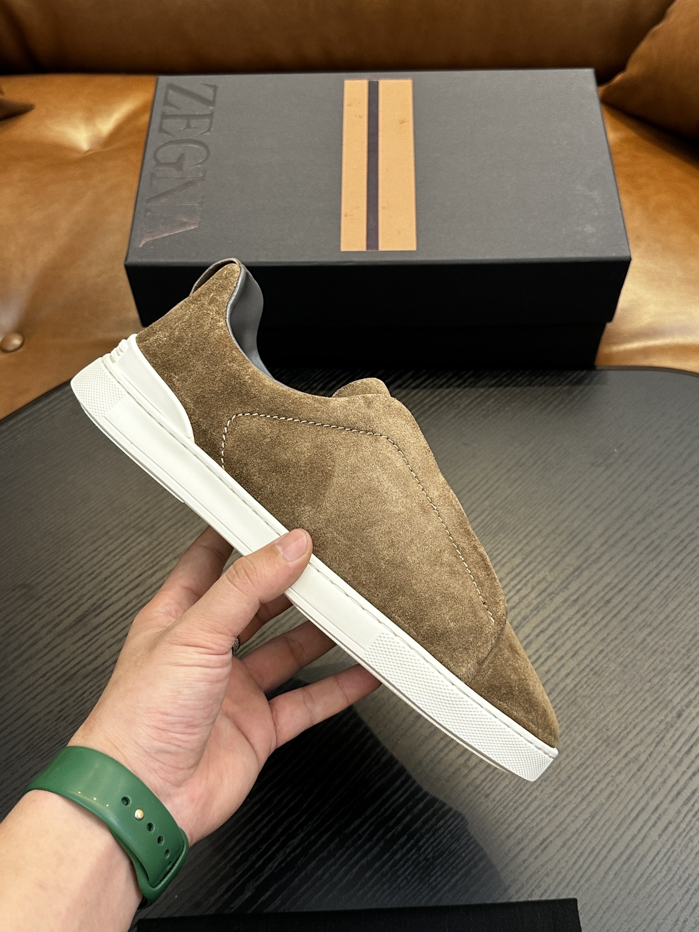 NO:222304,Brand Zegna color original color matching 39-44 customized 38.45. Price Material Zegna new model Men's casual upper uses imported original cowhide cowhide inner cowhide foot pad original single quality leather texture extremely strong comfortable and breathable   original Zegna open mold custom sole market highest quality, Zegna casual sneakers, zegna, sneakers, cowhide19860909品牌Zegna 颜色原版配色 码数39-44定做38.45. 价格 材质杰尼亚新款 男士 休闲鞋面采用进口原版牛皮牛皮内里 牛皮垫脚原单品质皮质感极强舒适透气 原版Zegna开模定制大底市场最高品质,杰尼亚 休闲运动鞋,zegna,sneakers,cowhide,Men's shoes