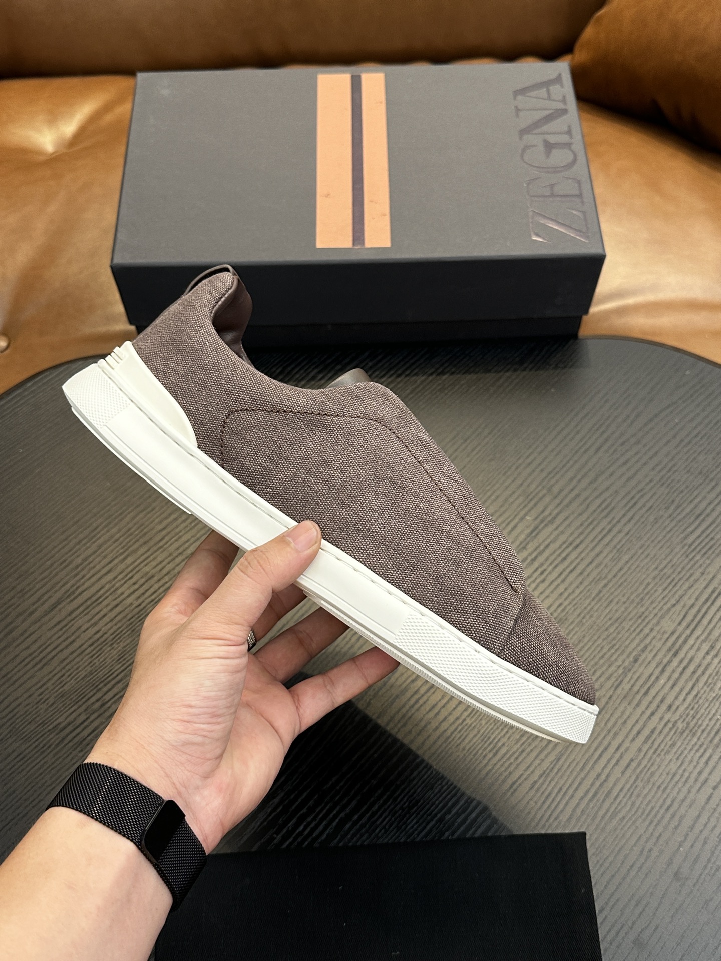 NO:222929,Brand Zegna color original color matching 39-44 customized 38.45. Price Material Zegna new model Men's casual upper uses imported original cowhide cowhide inner cowhide foot pad original single quality leather texture extremely strong comfortable and breathable   original Zegna open mold custom sole market highest quality, Zegna casual sneakers, zegna, sneakers, cowhide19860909品牌Zegna 颜色原版配色 码数39-44定做38.45. 价格 材质杰尼亚新款 男士 休闲鞋面采用进口原版牛皮牛皮内里 牛皮垫脚原单品质皮质感极强舒适透气 原版Zegna开模定制大底市场最高品质,杰尼亚 休闲运动鞋,zegna,sneakers,cowhide,Men's shoes