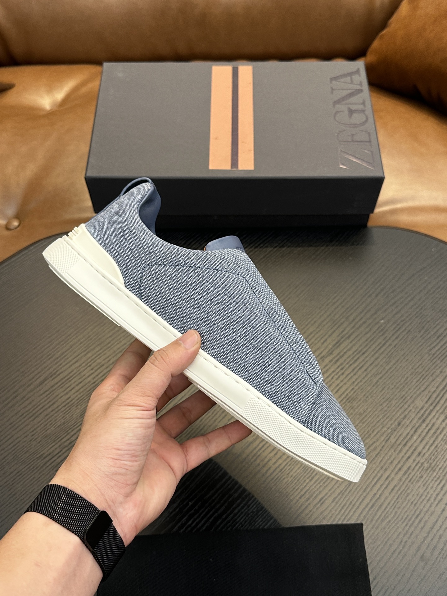 NO:222950,Brand Zegna color original color matching 39-44 customized 38.45. Price Material Zegna new model Men's casual upper uses imported original cowhide cowhide inner cowhide foot pad original single quality leather texture extremely strong comfortable and breathable   original Zegna open mold custom sole market highest quality, Zegna casual sneakers, zegna, sneakers, cowhide19860909品牌Zegna 颜色原版配色 码数39-44定做38.45. 价格 材质杰尼亚新款 男士 休闲鞋面采用进口原版牛皮牛皮内里 牛皮垫脚原单品质皮质感极强舒适透气 原版Zegna开模定制大底市场最高品质,杰尼亚 休闲运动鞋,zegna,sneakers,cowhide,Men's shoes