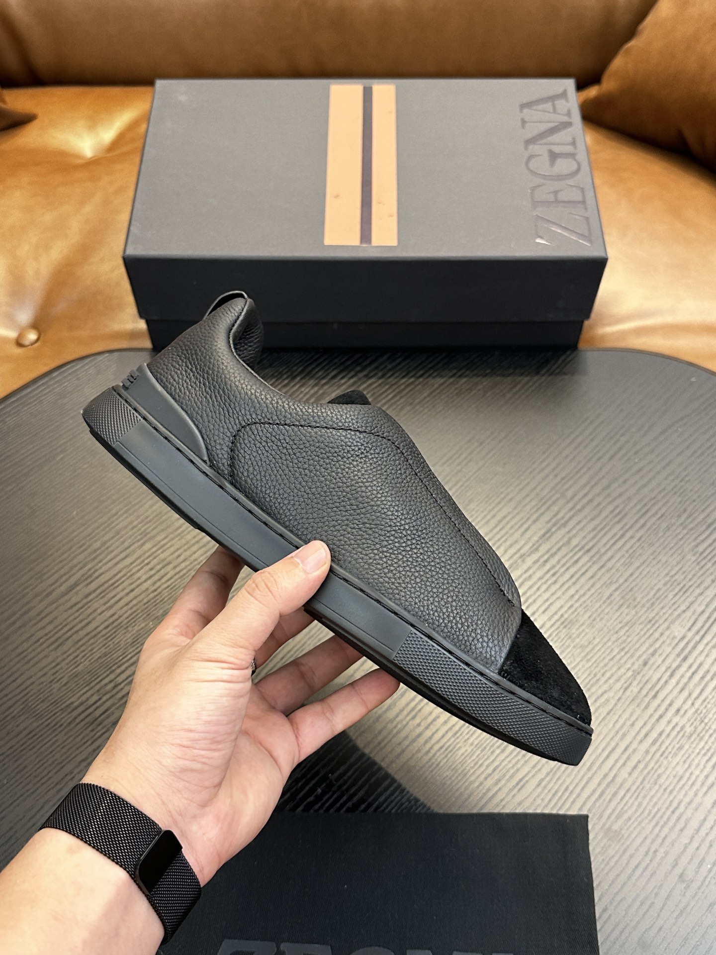 NO:222342,Brand Zegna color original color matching 39-44 customized 38.45. Price Material Zegna new model Men's casual upper uses imported original cowhide cowhide inner cowhide foot pad original single quality leather texture extremely strong comfortable and breathable   original Zegna open mold custom sole market highest quality, Zegna casual sneakers, zegna, sneakers, cowhide19860909品牌Zegna 颜色原版配色 码数39-44定做38.45. 价格 材质杰尼亚新款 男士 休闲鞋面采用进口原版牛皮牛皮内里 牛皮垫脚原单品质皮质感极强舒适透气 原版Zegna开模定制大底市场最高品质,杰尼亚 休闲运动鞋,zegna,sneakers,cowhide,Men's shoes