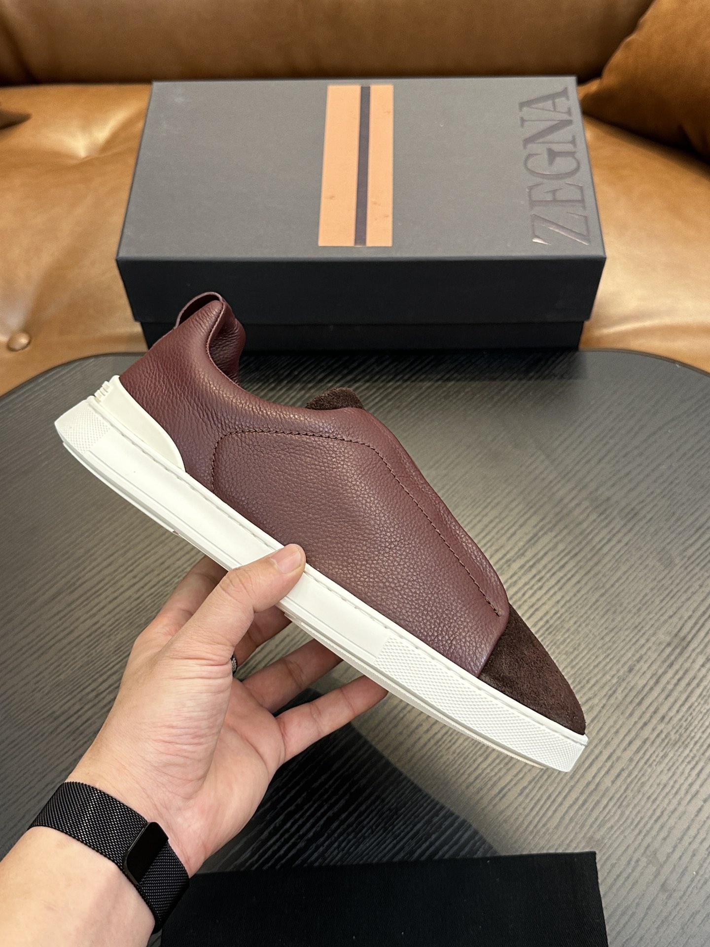 NO:338152,Brand Zegna color original color matching 39-44 customized 38.45. Price Material Zegna new model Men's casual upper uses imported original cowhide cowhide inner cowhide foot pad original single quality leather texture extremely strong comfortable and breathable + original Zegna open mold custom sole market highest quality, Zegna casual sneakers, zegna, sneakers, cowhide19860909品牌Zegna 颜色原版配色 码数39-44定做38.45. 价格 材质杰尼亚新款 男士 休闲鞋面采用进口原版牛皮牛皮内里 牛皮垫脚原单品质皮质感极强舒适透气+原版Zegna开模定制大底市场最高品质,杰尼亚 休闲运动鞋,zegna,sneakers,cowhide,Men's shoes