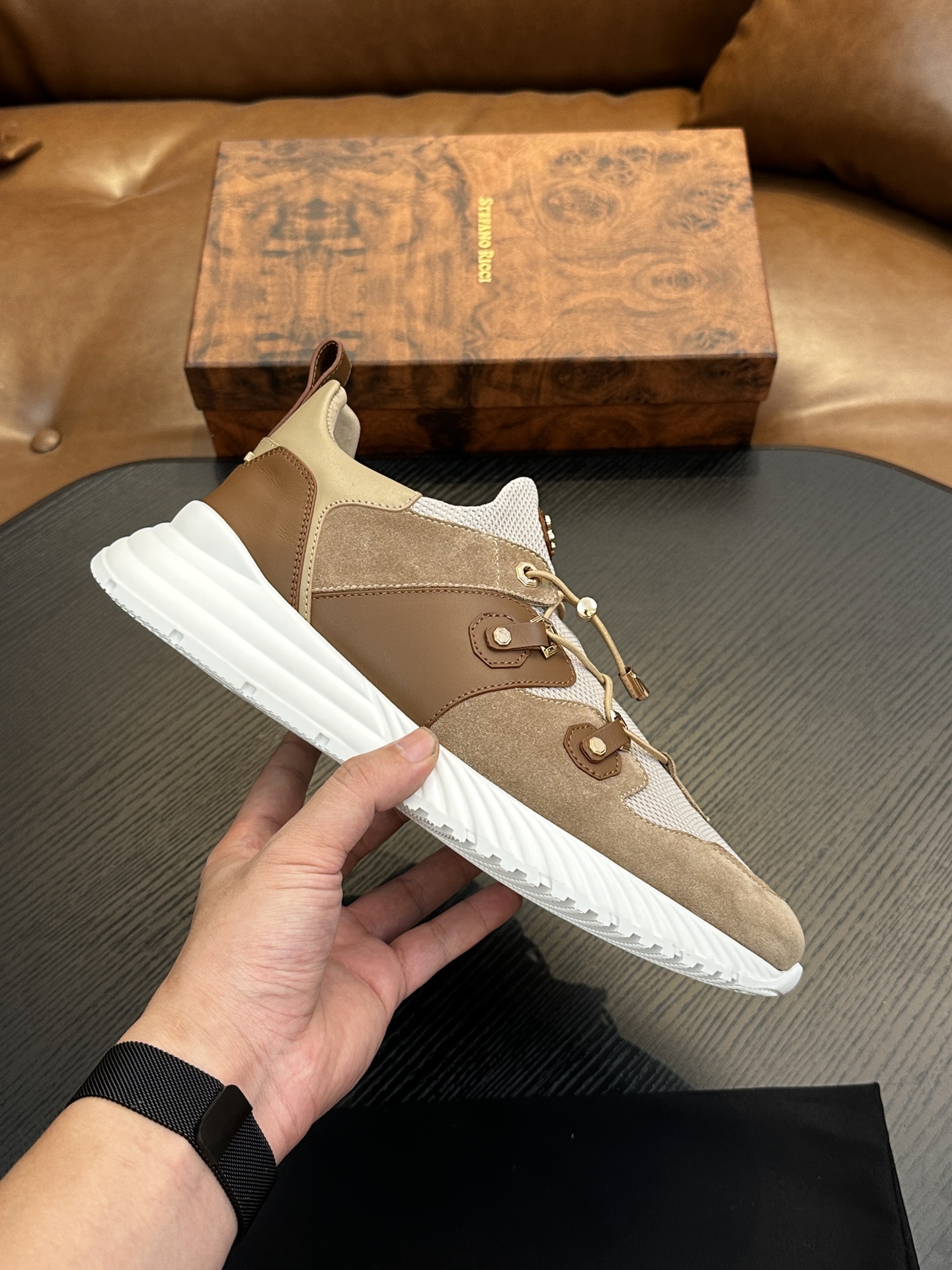 NO:273058,Stefano Ricci Stephen's high-end luxury brand, men's casual sneakers, original cowhide, high-end and delicate texture, full calfskin fabric inside, soft skin, simple and not simple, full of retro feel, I like it more and more time!  39-44 (no return and only code exchange),,sneakers,cowhide19860909Stefano Ricci 史蒂芬高端奢侈品牌,男士休闲运动鞋,原版牛皮,质感高端细腻,内里全小牛皮面料,贴肤柔软,简约不简单,复古感十足,越穿越喜欢！39-44（不退只换码）,,sneakers,cowhide,Men's shoes