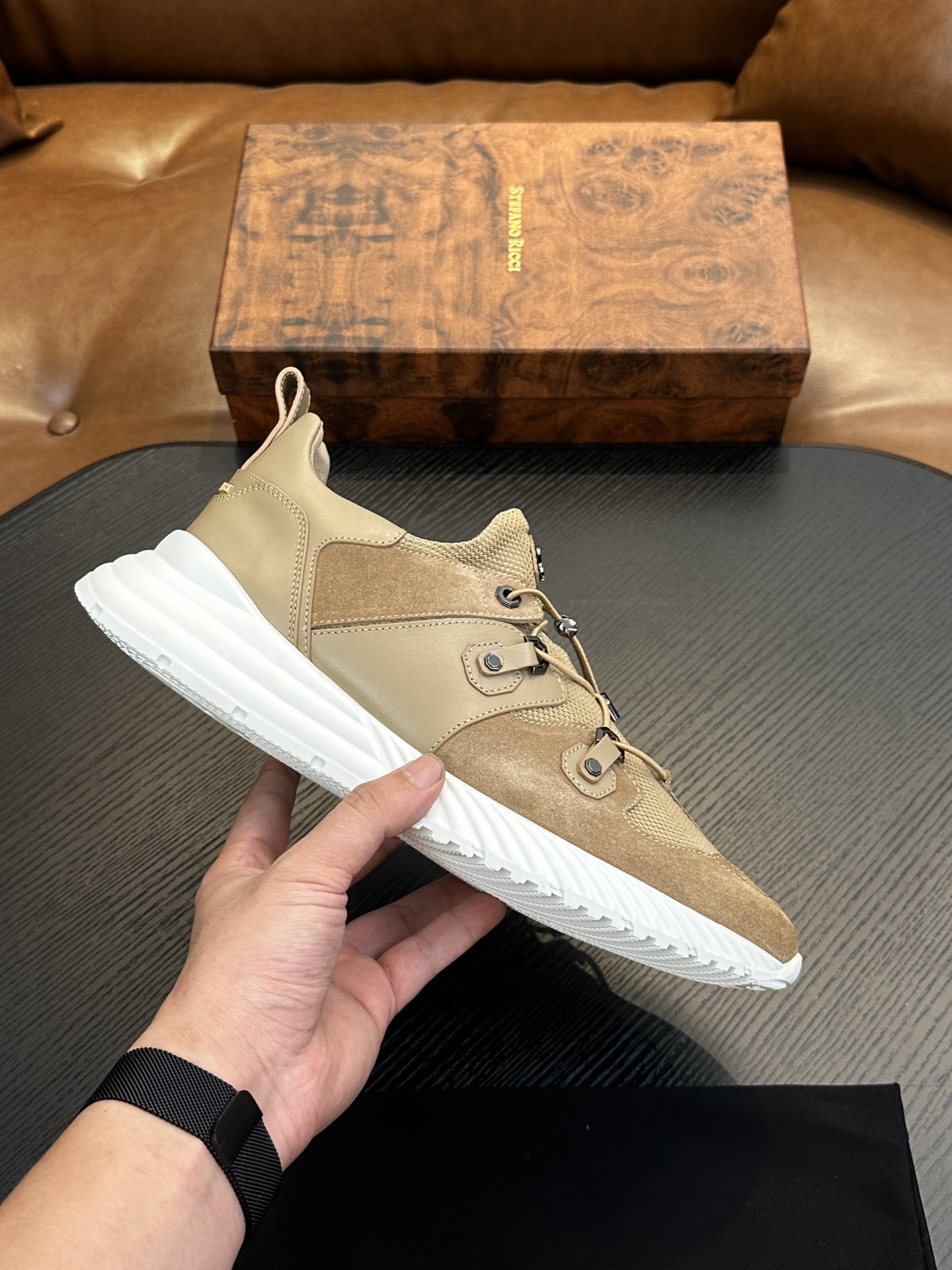 NO:273060,Stefano Ricci Stephen's high-end luxury brand, men's casual sneakers, original cowhide, high-end and delicate texture, full calfskin fabric inside, soft skin, simple and not simple, full of retro feel, I like it more and more time!  39-44 (no return and only code exchange),,sneakers,cowhide19860909Stefano Ricci 史蒂芬高端奢侈品牌,男士休闲运动鞋,原版牛皮,质感高端细腻,内里全小牛皮面料,贴肤柔软,简约不简单,复古感十足,越穿越喜欢！39-44（不退只换码）,,sneakers,cowhide,Men's shoes