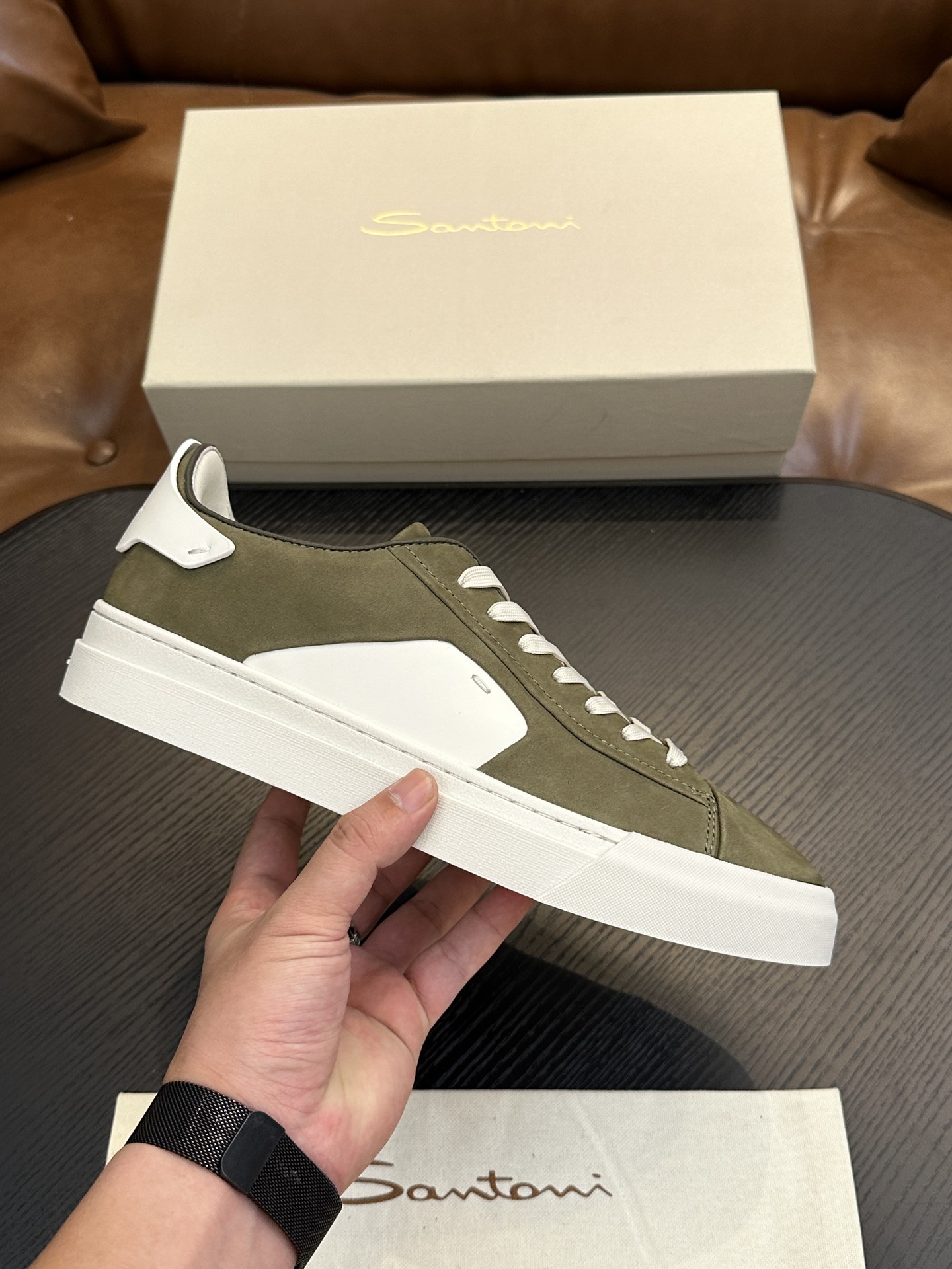 NO:339967,Santoni (Santoni) Italian men's casual shoes shipped!  Each pair of shoes from this Italian pure handmade shoe brand is simple and classic, and it is very comfortable and versatile on the feet!  This upper is made of imported canvas and has a high-end and comfortable cowhide inner lining!  The outsole is made of original rubber backsheet combination, with cowhide inner lining!  Brand-specific mold opening foot bed, exclusive private mold controllable! Original box packaging, equipped with shoe storage bag!  39 40 41 42 43 44 (38 45 46 customized), Santooni sneakers, sneakers, cowhide19860909Santoni(圣东尼）意大利男士休闲板鞋出货！这个意大利纯手工鞋履品牌的每一双鞋设计简洁经典,上脚非常舒适百搭！ 此款鞋面面料采用进囗帆布,高档舒适牛皮内里！大底采用原版橡胶底片组合成型,牛皮内里！品牌专用开模脚床,独家私模可控!原盒包装,配鞋履收纳袋！39 40 41 42 43 44（38 45 46定做）,圣东尼 运动鞋,sneakers,cowhide,Men's shoes