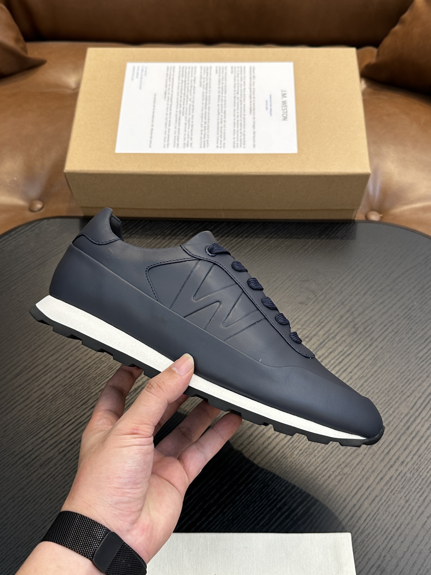 NO:223297,J.M.WESTON classic jogging shoes, men's lace-up casual shoes and sneakers, imported original canvas/reverse velvet, cowhide inner, cowhide inner makes the shoes fashionable and comfortable to wear. Size 39-44 (customized by 38, 45, 46), J.M casual shoes, sneakers, cowhide19860909J.M.WESTON经典款慢跑鞋,男士系带休闲鞋运动鞋,进口原版帆布/反绒,牛皮内里,牛皮内里让鞋子穿在脚上时尚又舒适.码数39-44（38、45、46定做）,J.M休闲鞋,sneakers,cowhide,Men's shoes