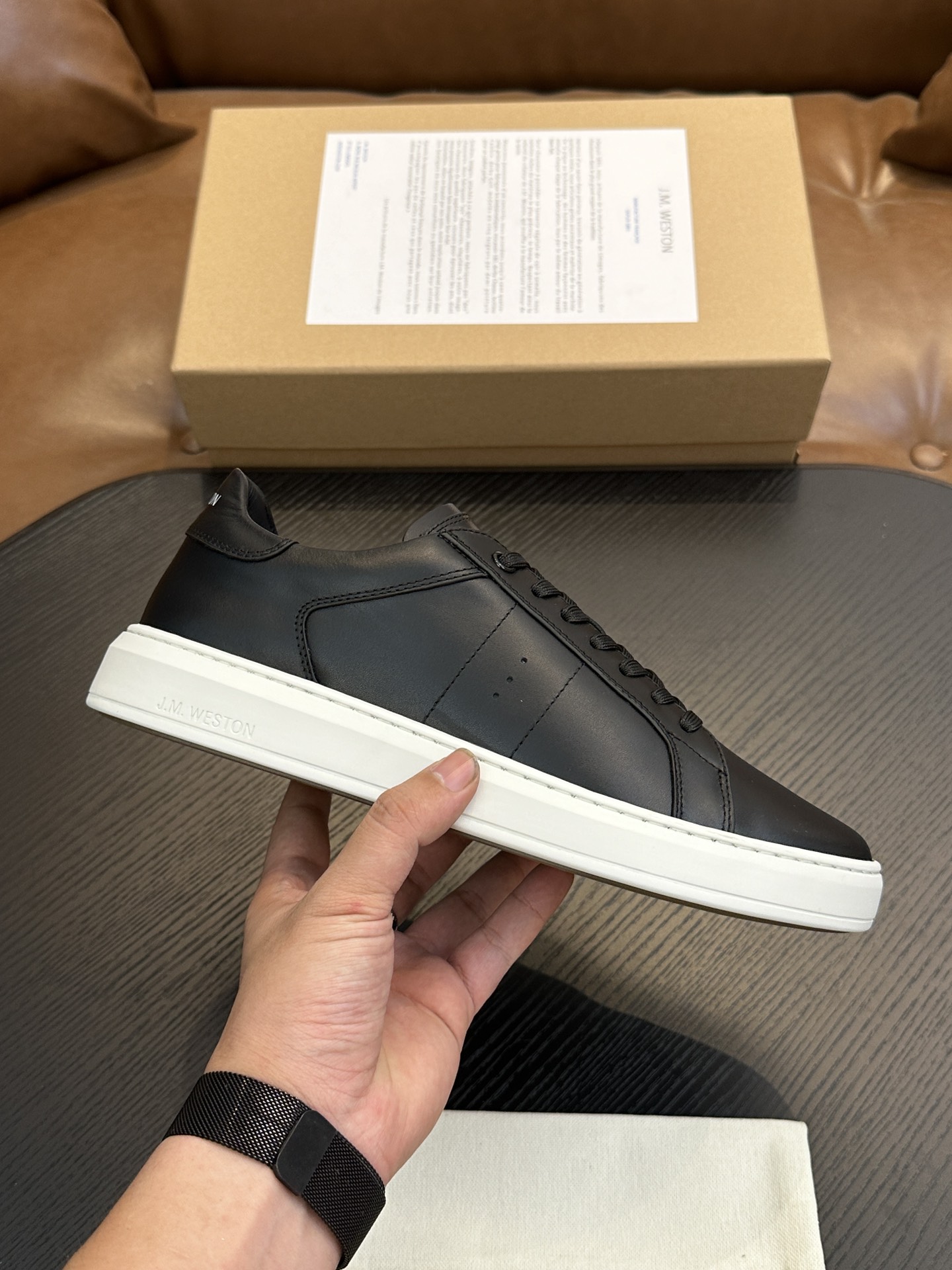 NO:341094,J.M.WESTON classic sneakers, men's lace-up casual sneakers, grandly launched a newcomer. About J.M. Weston, Limoges, founded in France in 1891, is a model for making luxury gentleman leather shoes. With Goodyear Stitching as the golden rule of shoemaking, J.M. Weston perfectly arranges excellent traditional techniques, reflecting the brand's consistent persistence in high quality. Its classic styles have been innovated and inspired the current designer Michel Perry, creating elegant New Classics, Casual Chic and Casual Sport series. The most original spirit creates a unique style that is exclusive to you. This selected imported Italian soft calfskin + paired with reverse velvet  The conspicuous 