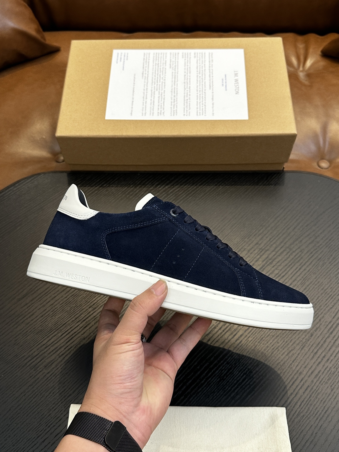 NO:341994,J.M.WESTON classic sneakers, men's lace-up casual sneakers, grandly launched a newcomer. About J.M. Weston, Limoges, founded in France in 1891, is a model for making luxury gentleman leather shoes. With Goodyear Stitching as the golden rule of shoemaking, J.M. Weston perfectly arranges excellent traditional techniques, reflecting the brand's consistent persistence in high quality. Its classic styles have been innovated and inspired the current designer Michel Perry, creating elegant New Classics, Casual Chic and Casual Sport series. The most original spirit creates a unique style that is exclusive to you. This selected imported Italian soft calfskin + paired with reverse velvet  The conspicuous 