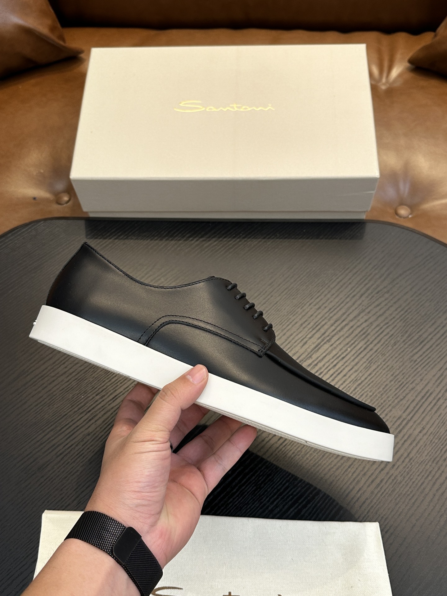 NO:270252,Santoni (Santoni) Italian men's casual shoes shipped!  Each pair of shoes from this Italian pure handmade shoe brand is simple and classic, and it is very comfortable and versatile on the feet!  This upper is made of imported canvas and has a high-end and comfortable cowhide inner lining!  The outsole is made of original rubber backsheet combination, with cowhide inner lining!  Brand-specific mold opening foot bed, exclusive private mold controllable! Original box packaging, equipped with shoe storage bag!  39 40 41 42 43 44 (38 45 46 customized), cowhide19860909Santoni(圣东尼）意大利男士休闲板鞋出货！这个意大利纯手工鞋履品牌的每一双鞋设计简洁经典,上脚非常舒适百搭！ 此款鞋面面料采用进囗帆布,高档舒适牛皮内里！大底采用原版橡胶底片组合成型,牛皮内里！品牌专用开模脚床,独家私模可控!原盒包装,配鞋履收纳袋！39 40 41 42 43 44（38 45 46定做）,,cowhide,Men's shoes