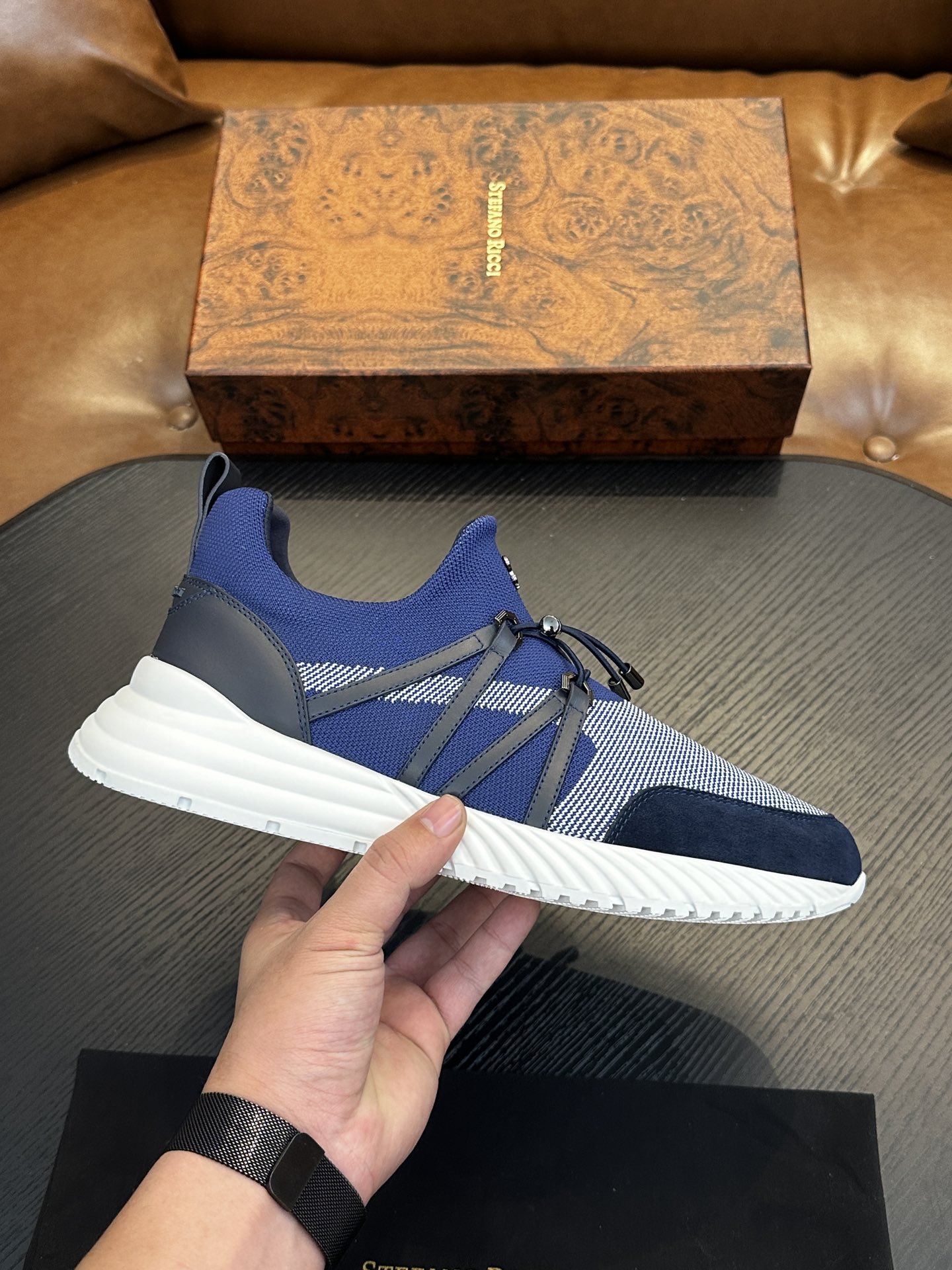 NO:341318,Stefano Ricci Stephen's high-end luxury brand, men's casual sneakers, original cowhide, high-end and delicate texture, full calfskin fabric inside, soft skin, simple and not simple, full of retro feel, I like it more and more time!  39-44, Stephen - casual shoes, sneakers, cowhide19860909Stefano Ricci 史蒂芬高端奢侈品牌,男士休闲运动鞋,原版牛皮,质感高端细腻,内里全小牛皮面料,贴肤柔软,简约不简单,复古感十足,越穿越喜欢！39-44,史蒂芬-休闲鞋,sneakers,cowhide,Men's shoes