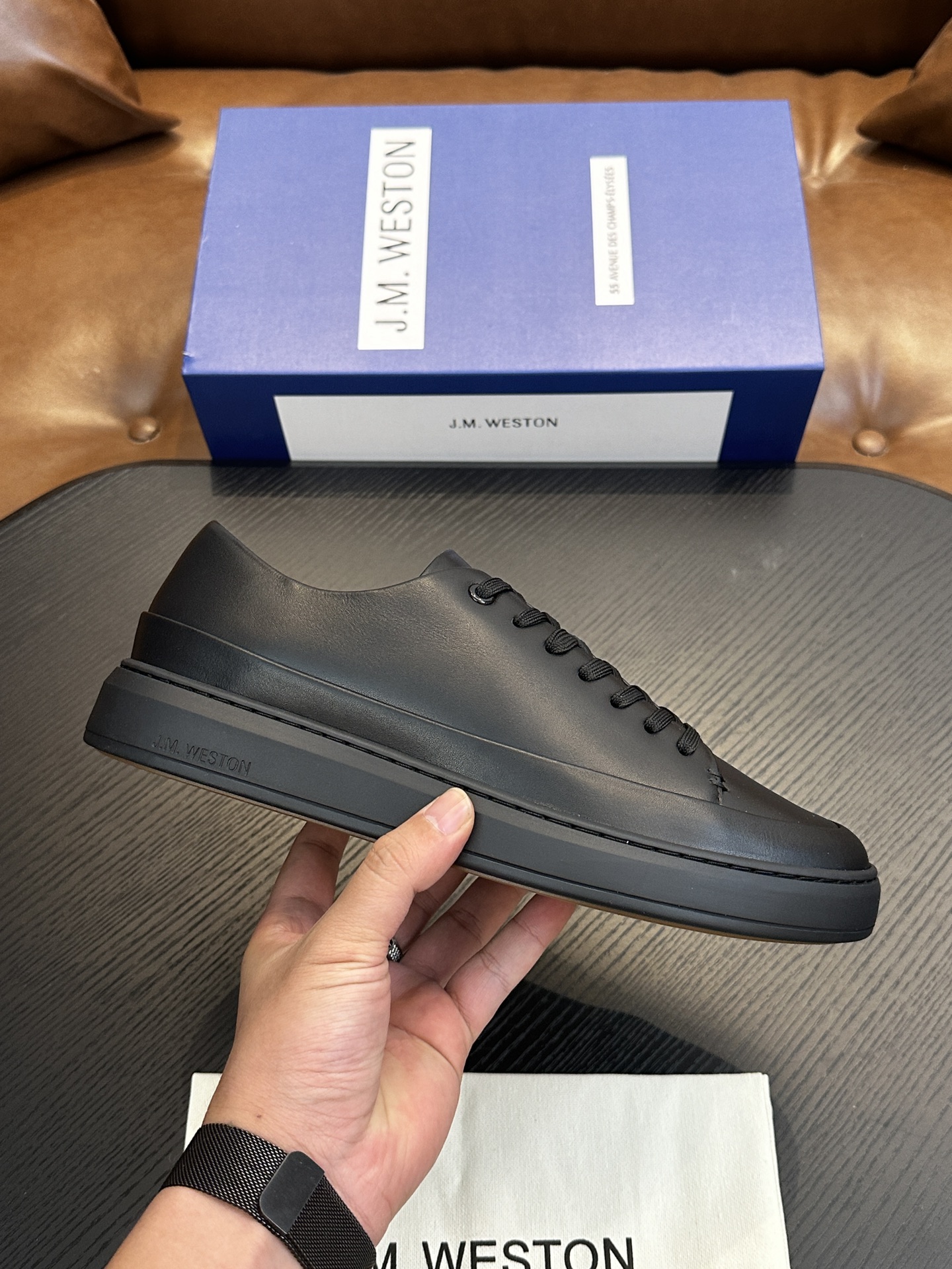 NO:340652,J.M.WESTON classic sneakers, men's lace-up casual sneakers, grandly launched a newcomer. About J.M. Weston, Limoges, founded in France in 1891, is a model for making luxury gentleman leather shoes. With Goodyear Stitching as the golden rule of shoemaking, J.M. Weston perfectly arranges excellent traditional techniques, reflecting the brand's consistent persistence in high quality. Its classic styles have been innovated and inspired the current designer Michel Perry, creating elegant New Classics, Casual Chic and Casual Sport series. The most original spirit creates a unique style that is exclusive to you. This selected imported Italian soft calfskin + paired with reverse velvet  The conspicuous 