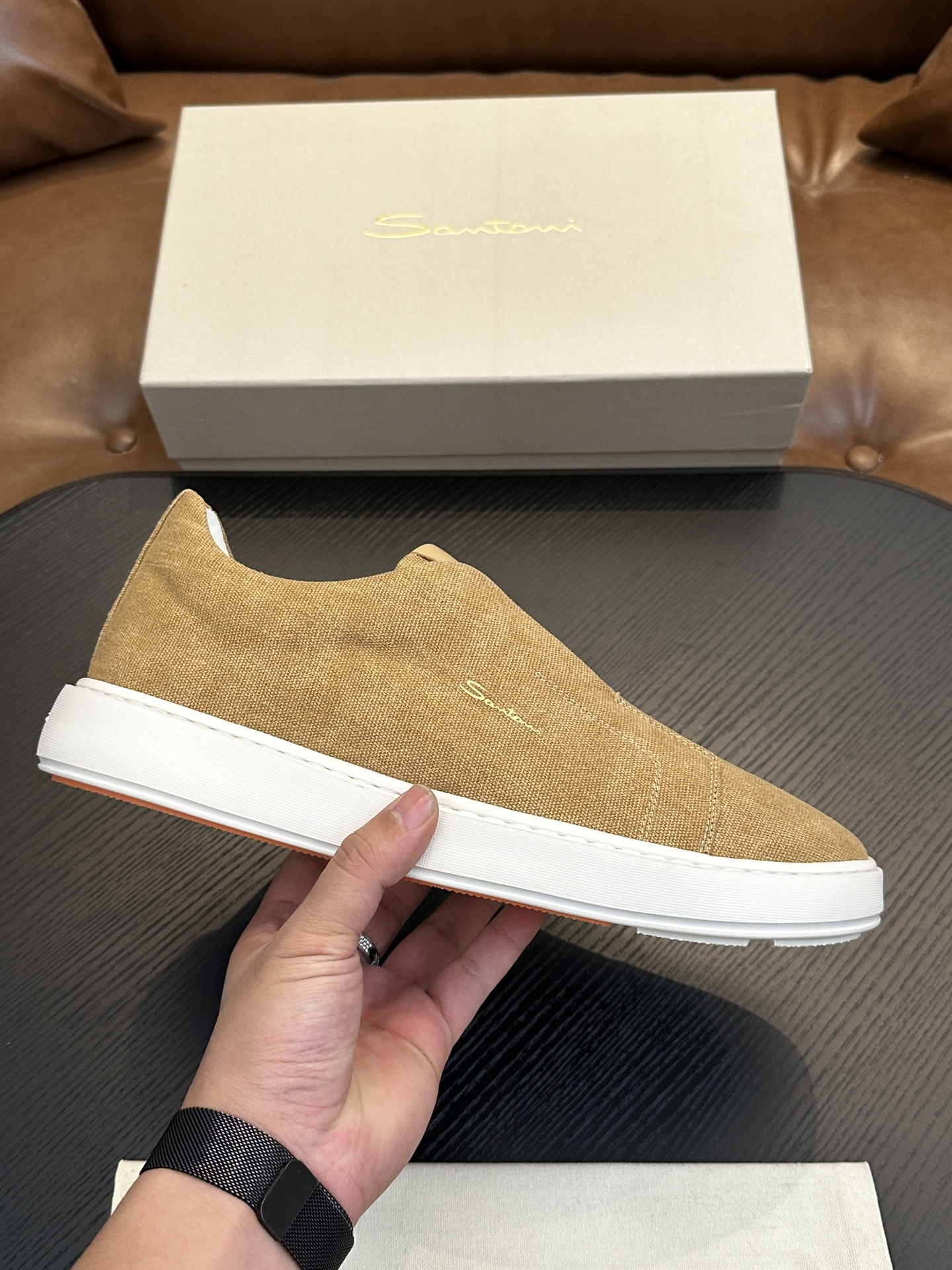 NO:222475,Brand Santoni original color matching Size 39-44 Customized 45.46 Price Material Santoni Italian men's handmade calfskin casual shoes Pure handmade shoe brand, each pair of shoes is simple and classic, using 