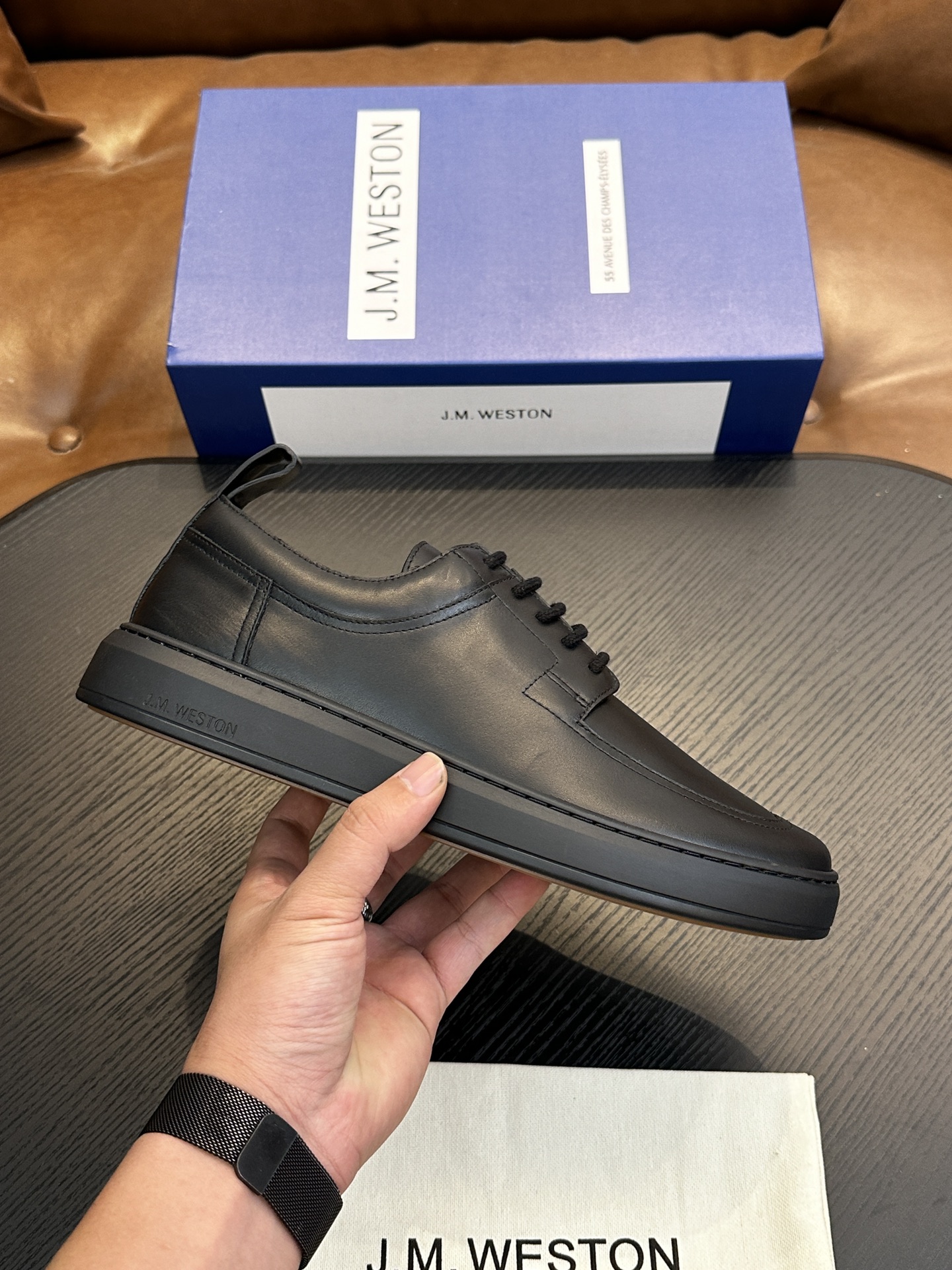 NO:339758,J.M.WESTON classic sneakers, men's lace-up casual sneakers, grandly launched a newcomer. About J.M. Weston, Limoges, founded in France in 1891, is a model for making luxury gentleman leather shoes. With Goodyear Stitching as the golden rule of shoemaking, J.M. Weston perfectly arranges excellent traditional techniques, reflecting the brand's consistent persistence in high quality. Its classic styles have been innovated and inspired the current designer Michel Perry, creating elegant New Classics, Casual Chic and Casual Sport series. The most original spirit creates a unique style that is exclusive to you. This selected imported Italian soft calfskin + paired with reverse velvet  The conspicuous 