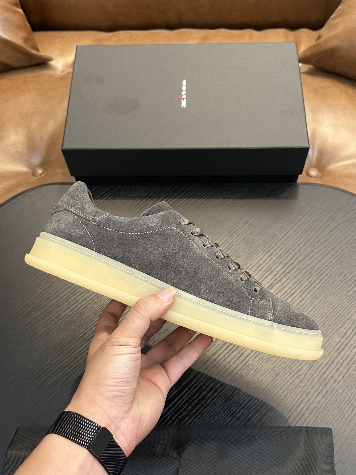 NO:341604,Kiton high-end luxury products, men's calf leather fabric sneakers, upper is made of calf leather, made of integrated molding, comfortable and breathable, the tongue Kiton micro-label, original outsole 1:1, providing a comfortable foot feeling!  Size39-44 (38 45 46 47 customized), Kiton casual shoes, sneakers, cowhide19860909Kiton高端奢品,男士小牛皮面料运动鞋,鞋面由小牛皮制成,一体成型工艺制作,舒适透气,鞋舌Kiton微标,原版大底1:1,提供舒适脚感！ Size39-44（38 45 46 47定做）,Kiton 休闲鞋,sneakers,cowhide,Men's shoes